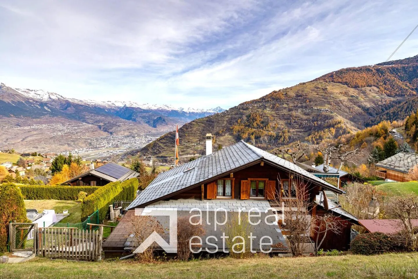 Charmantes Chalet mit Aussicht - Foto 2 von 11