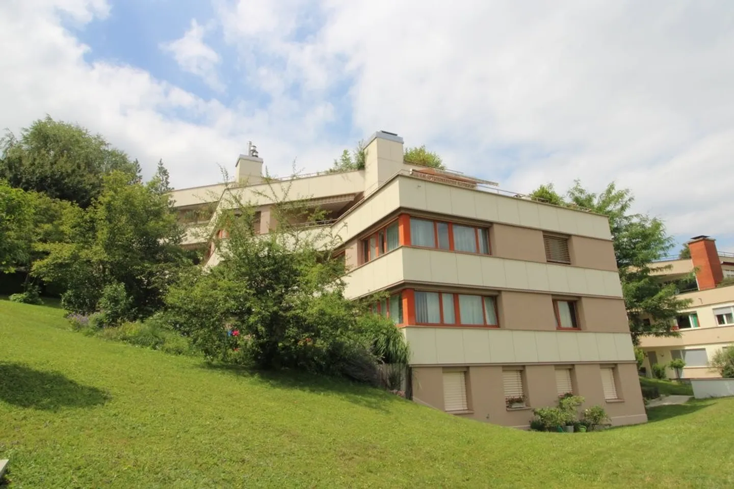 Ampio appartamento di 5 stanze ad Adliswil - Foto 1 di 9