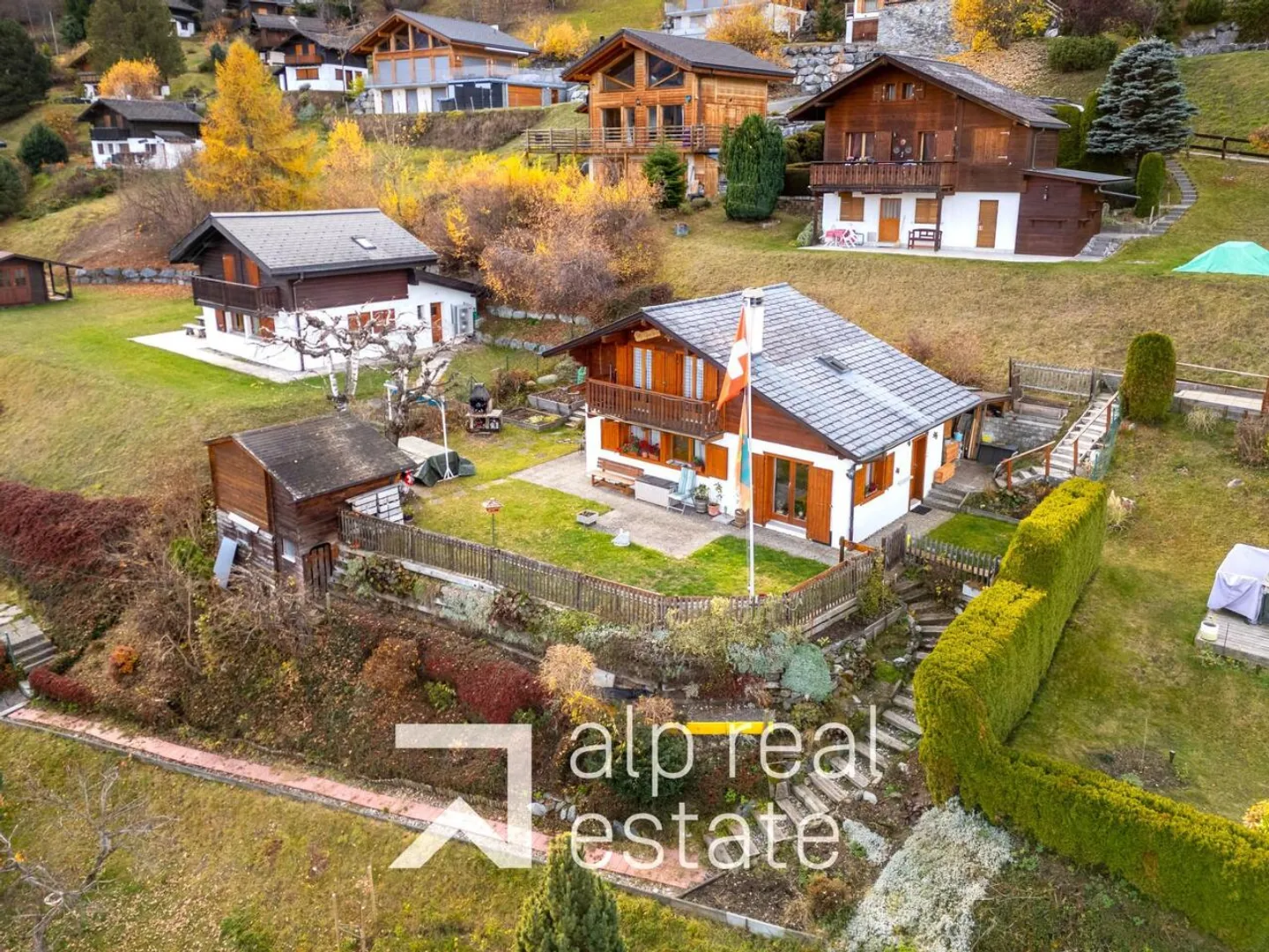 Charmantes Chalet mit Aussicht - Foto 3 von 11