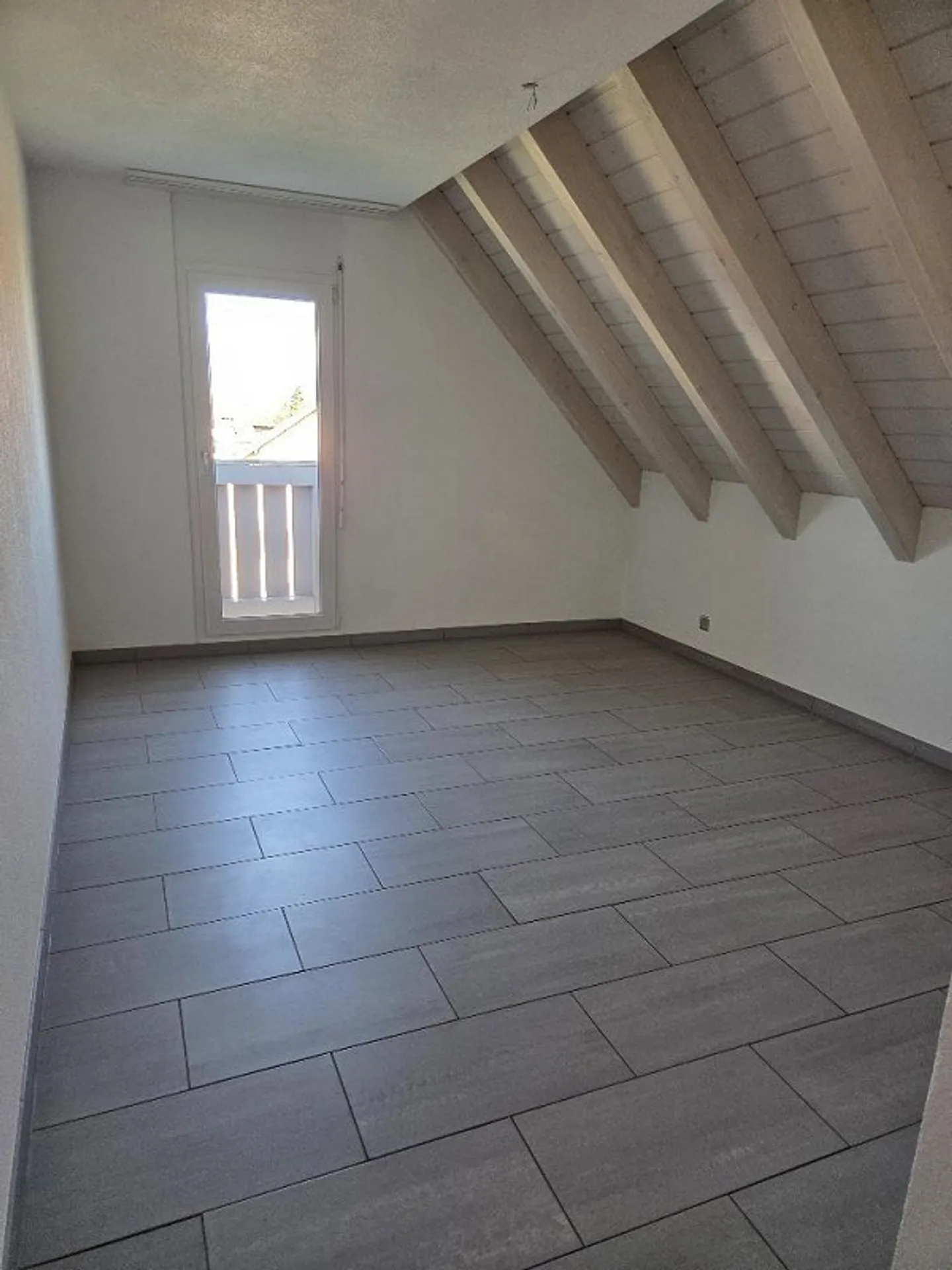 2.5 Room Apartment in Wahlen 100 sqm - Photo 4 of 15