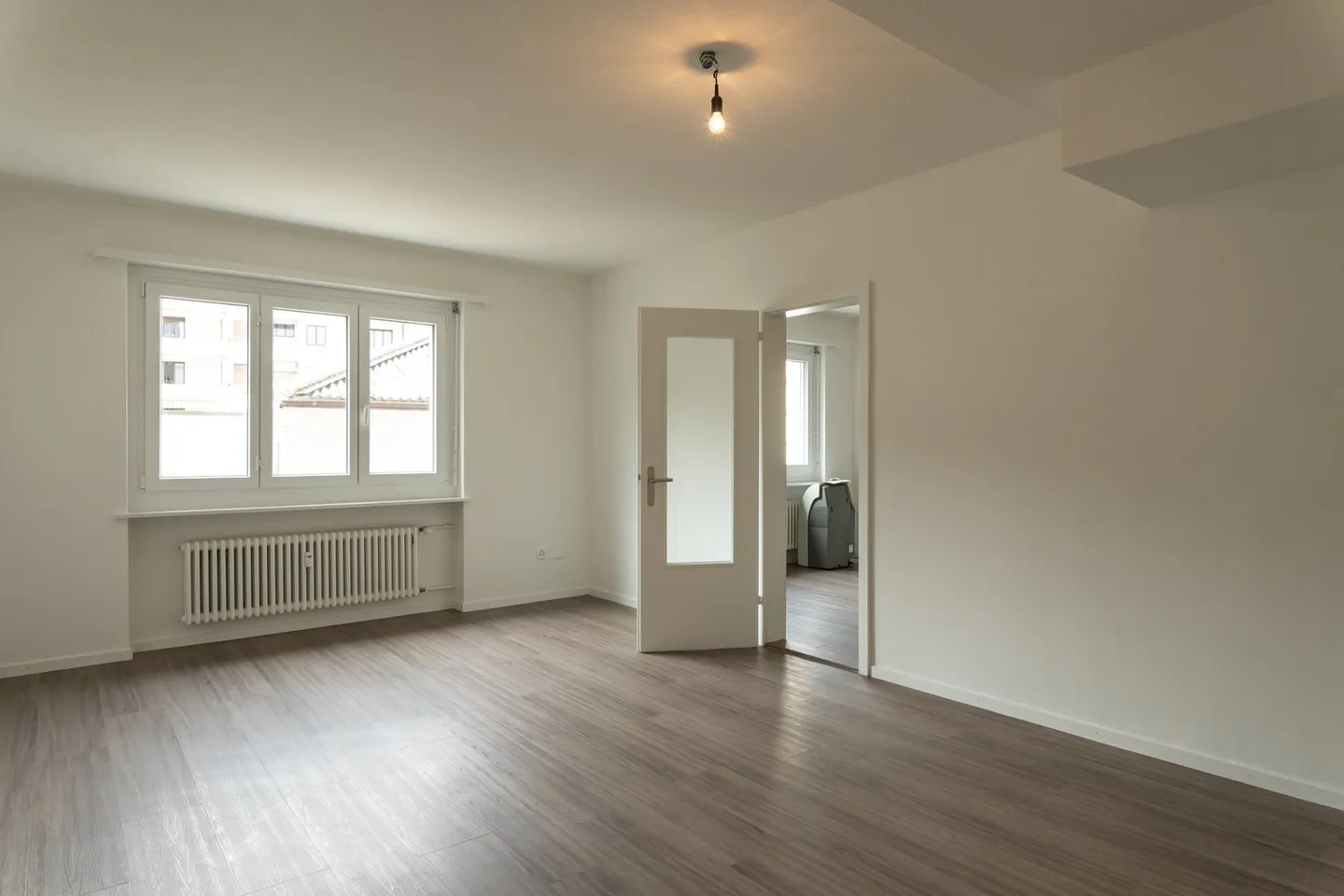 Spacious Commercial Space in Biel - Photo 8 of 18