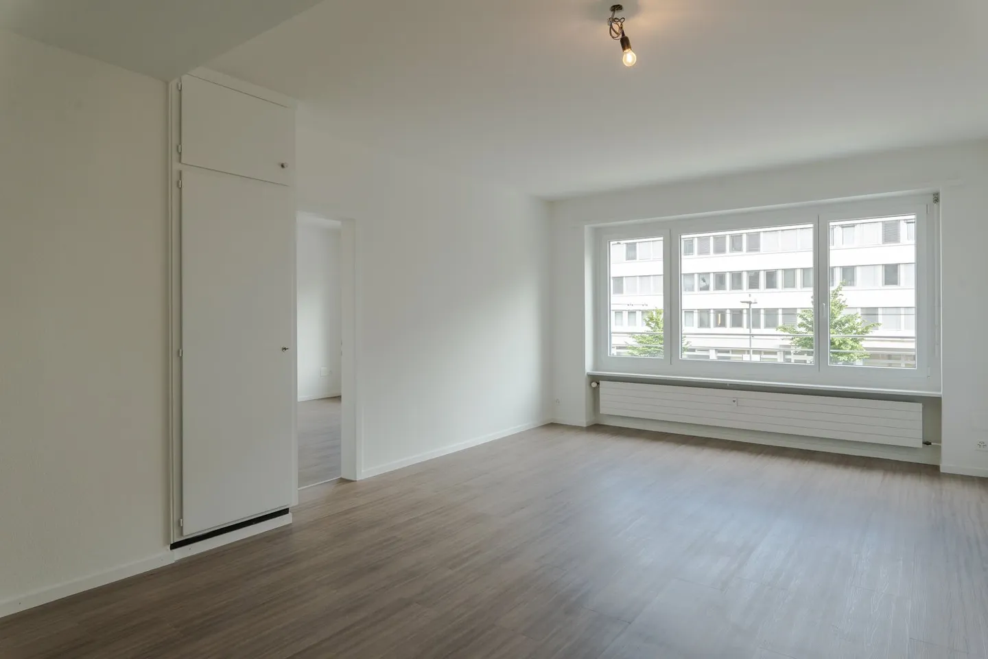 Spacious Commercial Space in Biel - Photo 11 of 18