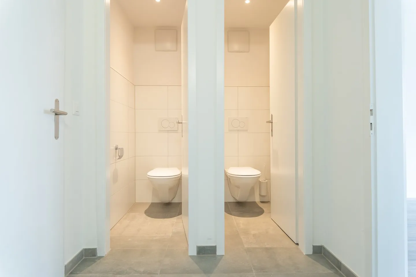 Spacious Commercial Space in Biel - Photo 13 of 18