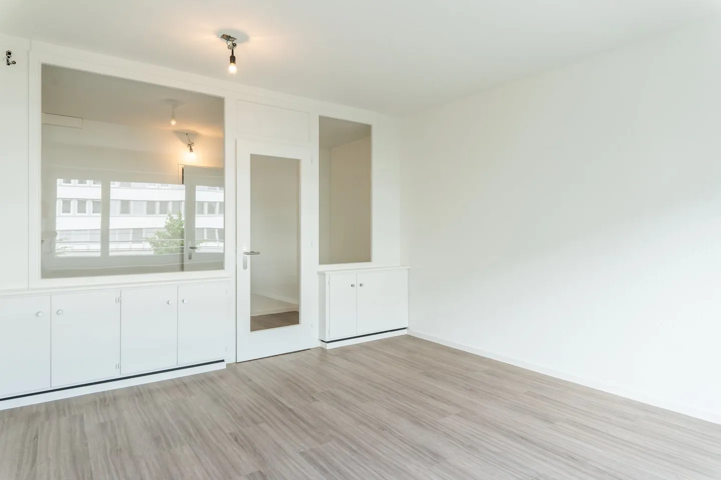 Spacious Commercial Space in Biel - Photo 16 of 18