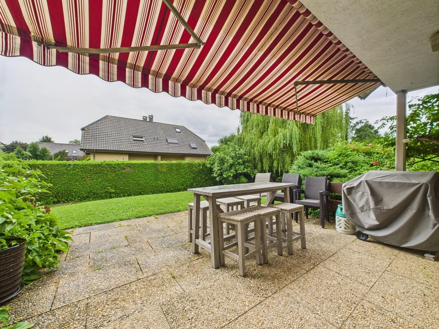 Charmante villa de 8.5 pièces avec jardin et vue sur le Jura à Commugny, VD - Photo 12 sur 13