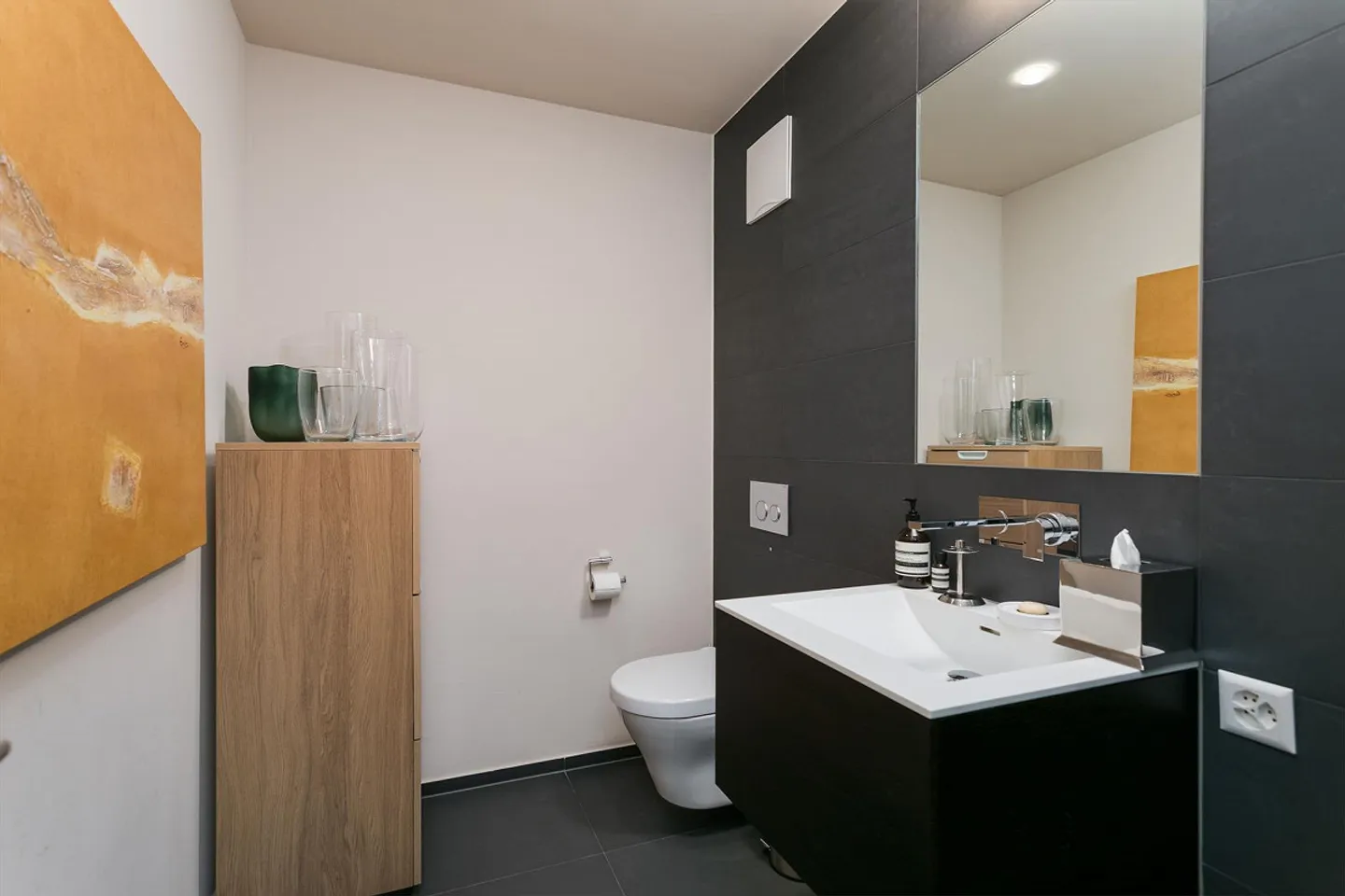 Trendy Loft Apartment with Terrace - Photo 5 of 10