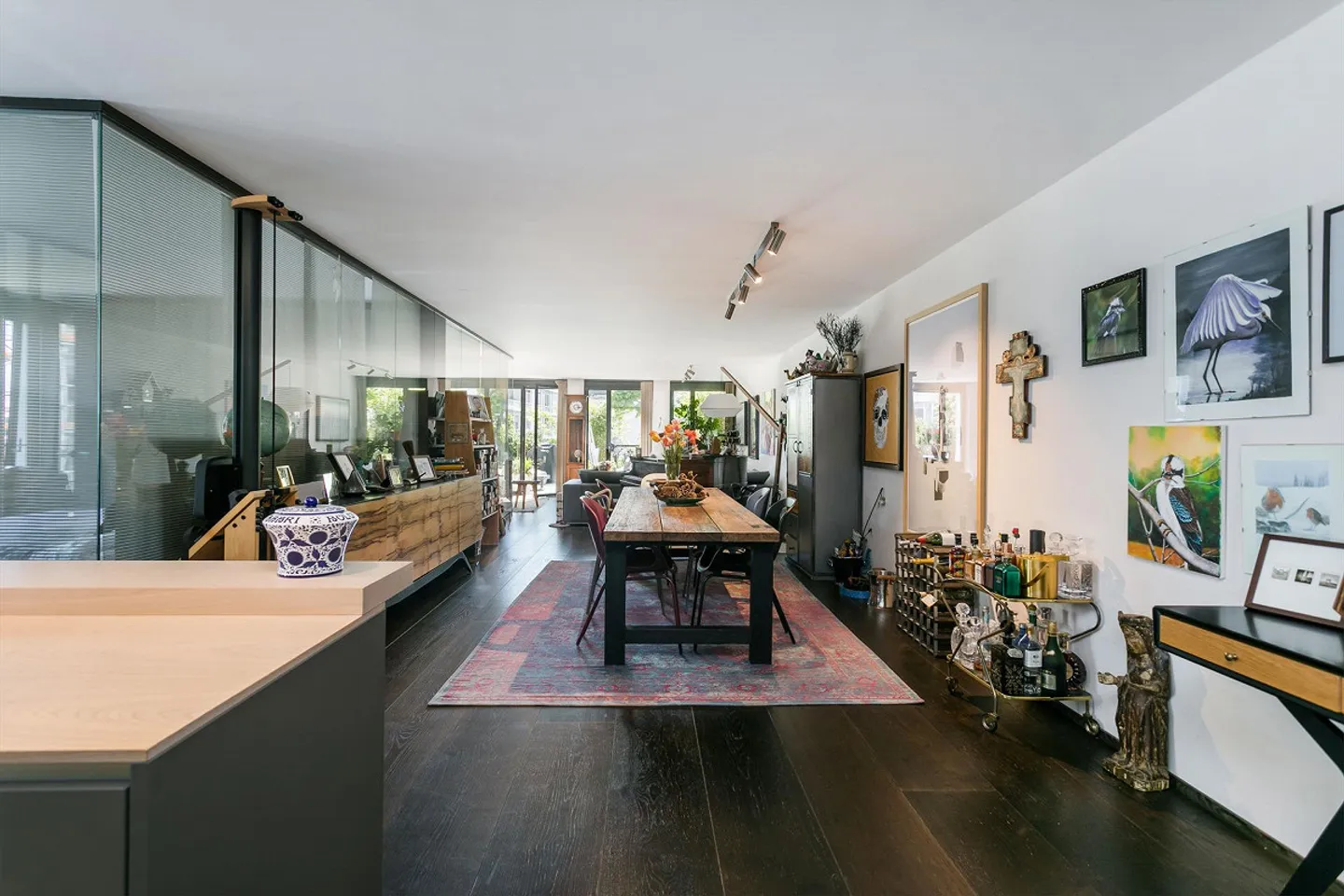 Trendy Loft Apartment with Terrace - Photo 9 of 10