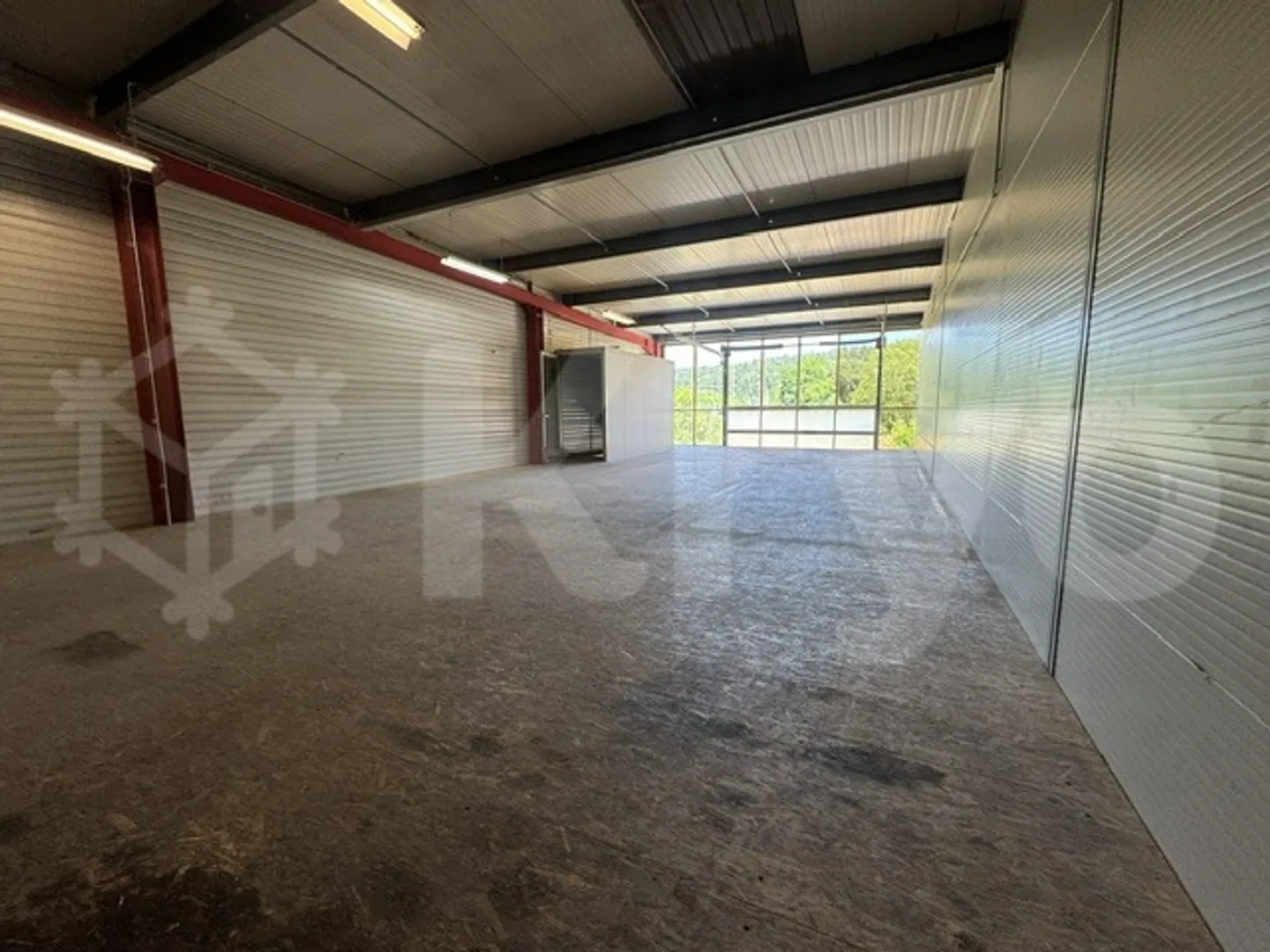 Spazio commerciale di 385m2, zona industriale - Foto 9 di 10