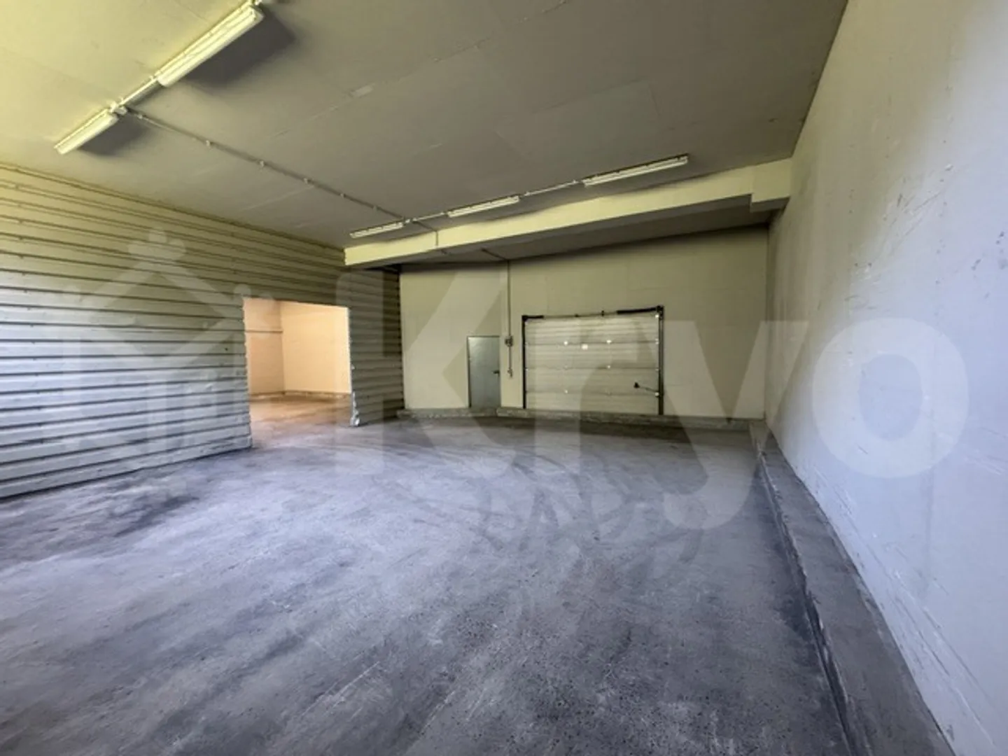 Spazio commerciale di 385m2, zona industriale - Foto 1 di 10