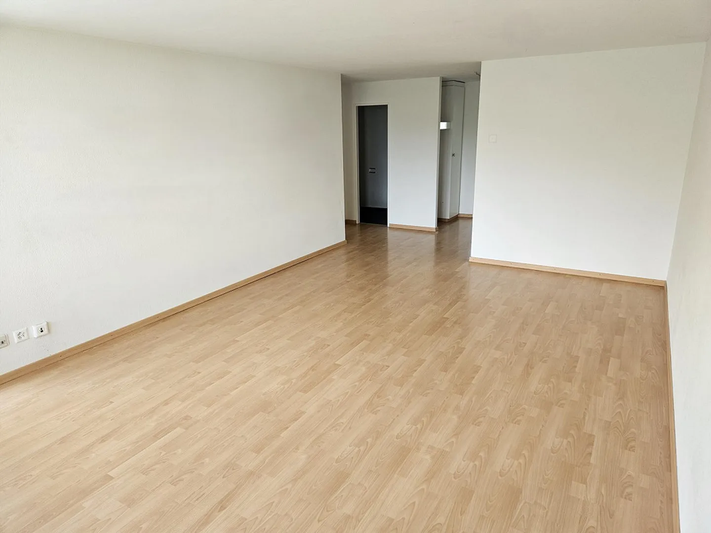 Appartamento moderno con balcone in una posizione tranquilla - Foto 3 di 8