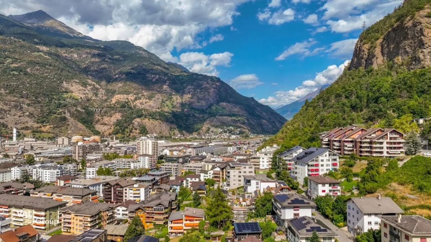 Partially furnished 2.5-room apartment in Visp - Photo 10 of 11