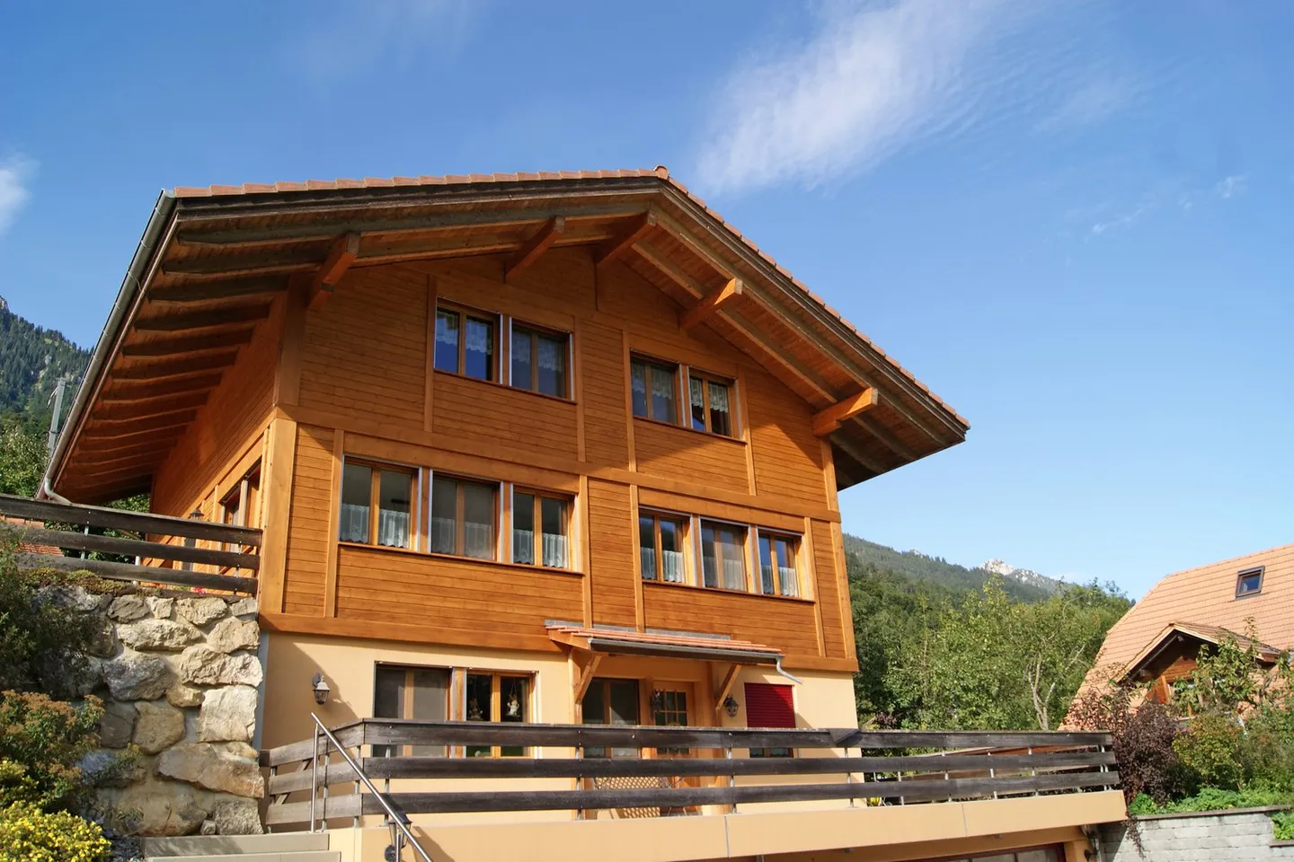 Spacious 7.5 Room Single-Family House with Surroundings - Photo 4 of 22