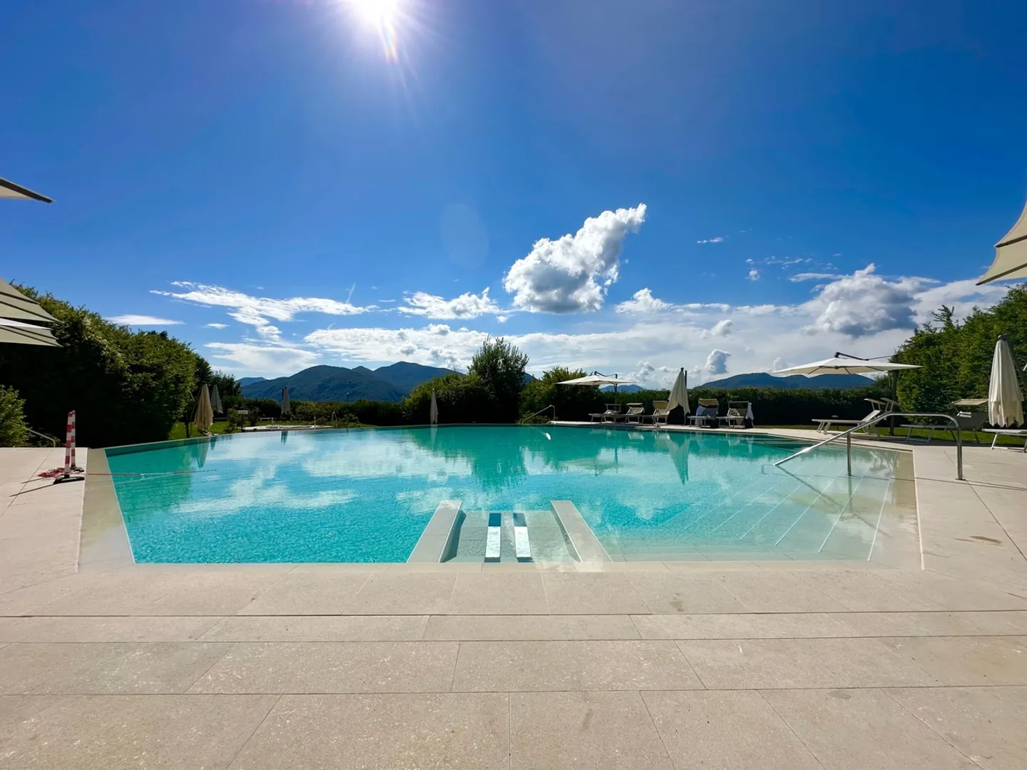 Luxusimmobilie mit Seeblick und exklusiven Annehmlichkeiten in einem 5-Sterne-Resort - Foto 11 von 13