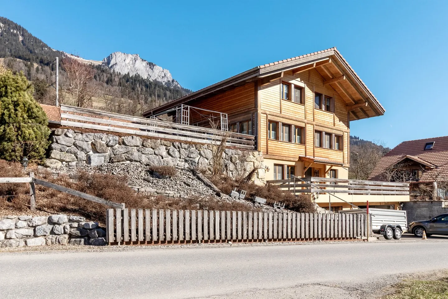 Spacious 7.5 Room Single-Family House with Surroundings - Photo 6 of 22