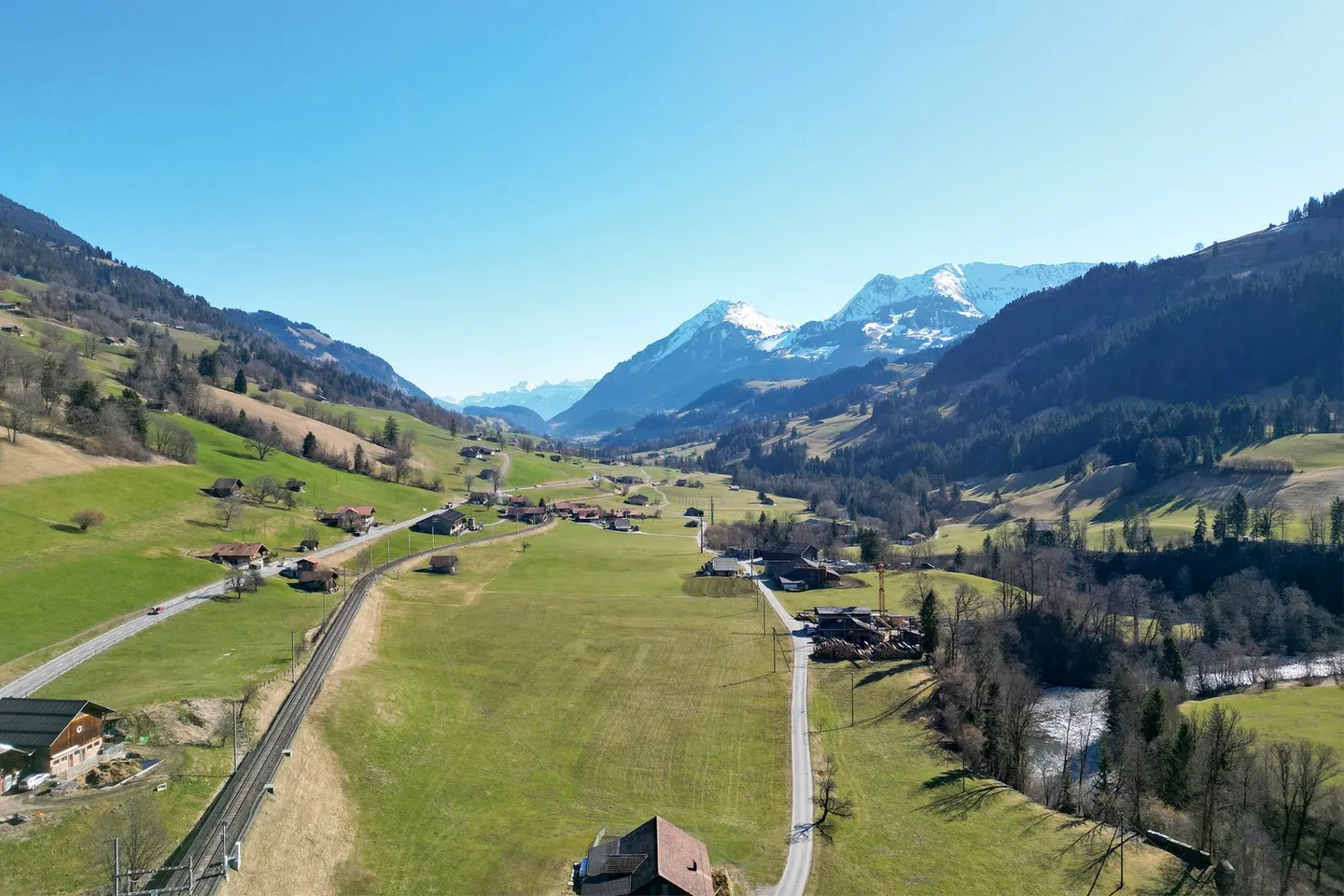 Spacious 7.5 Room Single-Family House with Surroundings - Photo 9 of 22