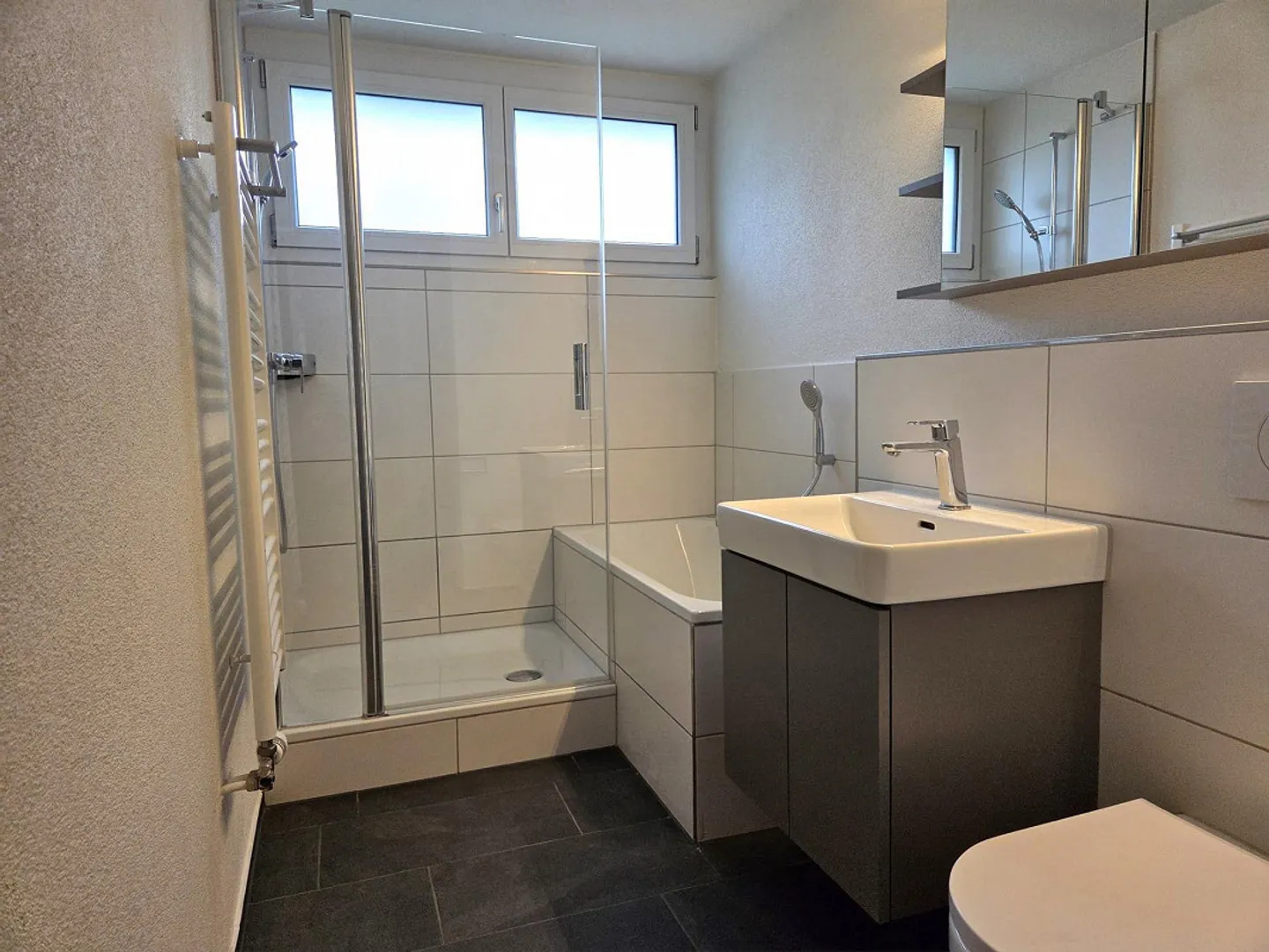 Appartamento moderno con balcone in una posizione tranquilla - Foto 6 di 8