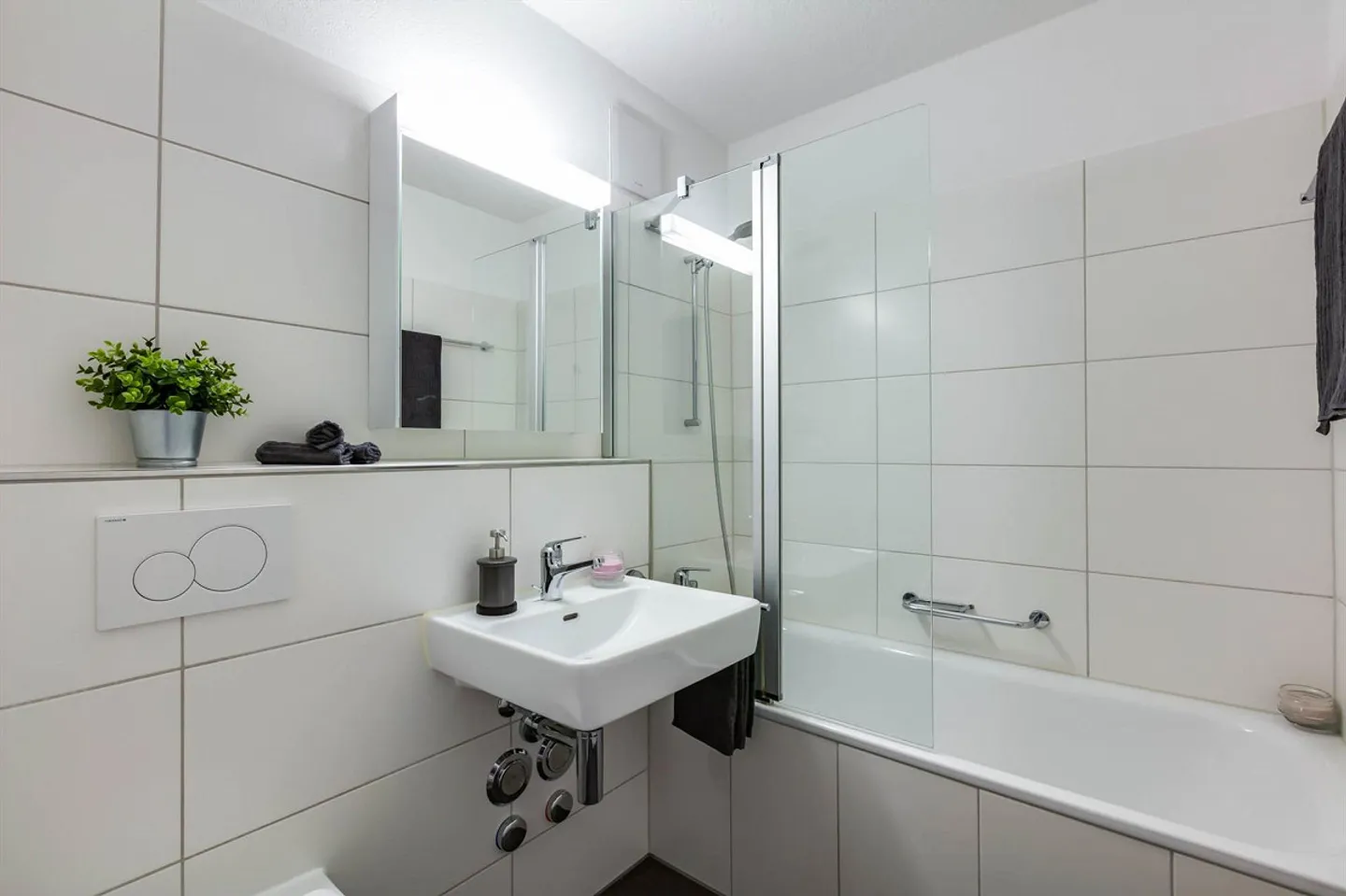 In the Middle! - Photo 7 of 9