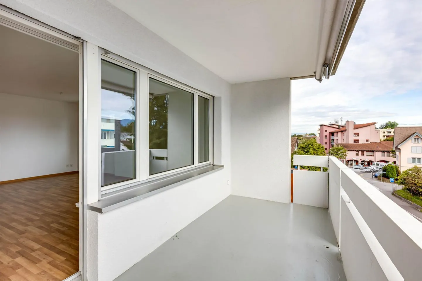 In the Middle! - Photo 8 of 9