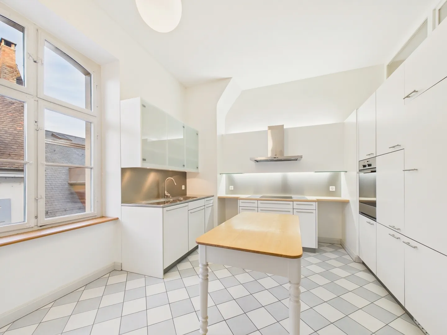 Appartement historique meublé de 5,5 pièces à Bâle (temporaire jusqu'en juillet 2026) - Photo 7 sur 12