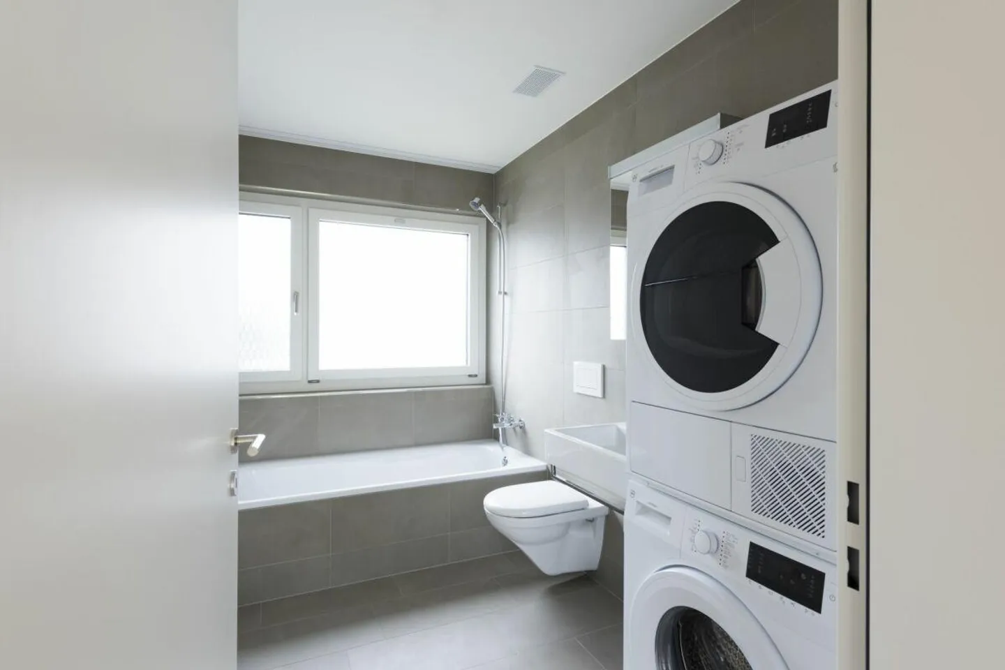 Geräumige Wohnung in Hinwil - Foto 5 von 6