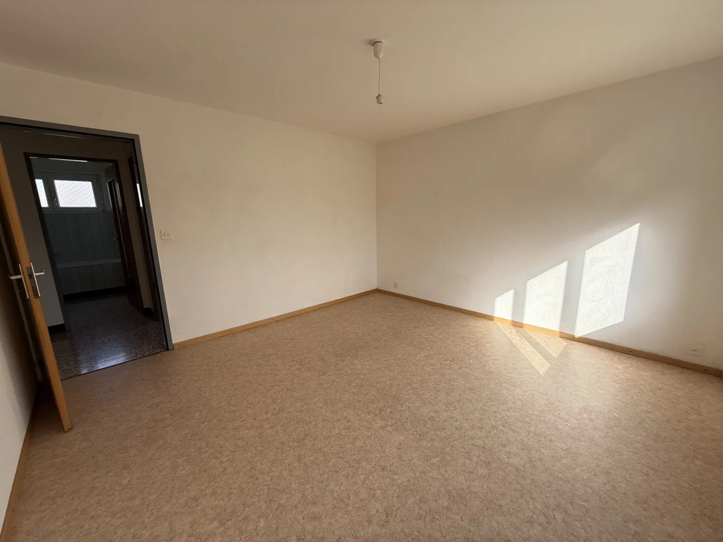 Geräumige Wohnung mit Balkon - Foto 20 von 24