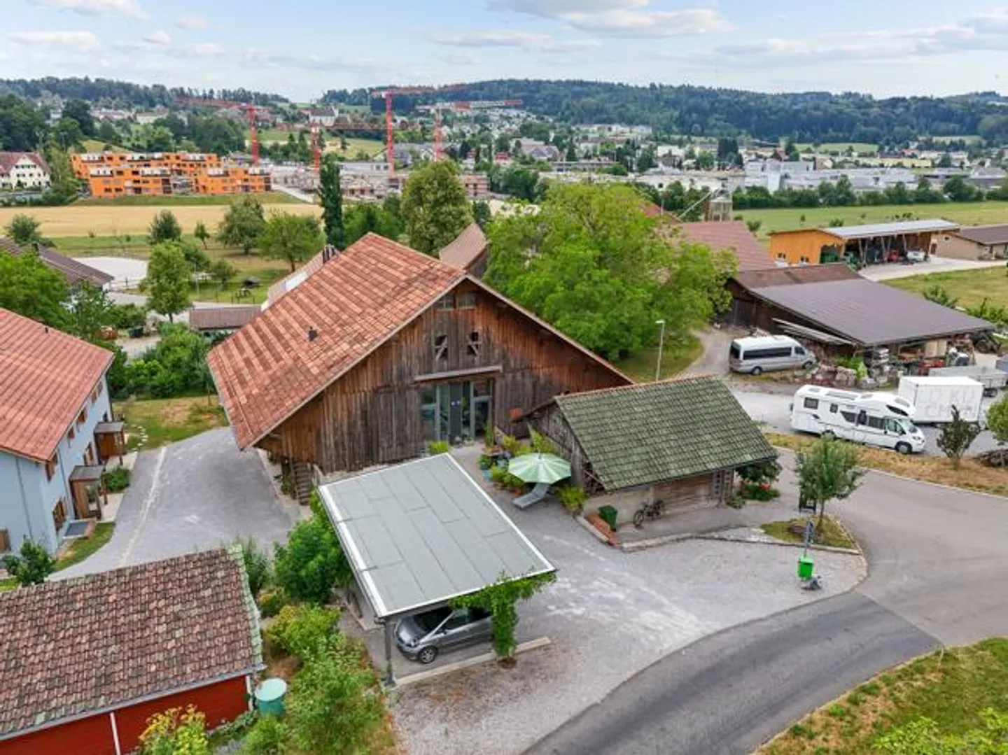 Converted farmhouse with studio - Photo 4 of 17