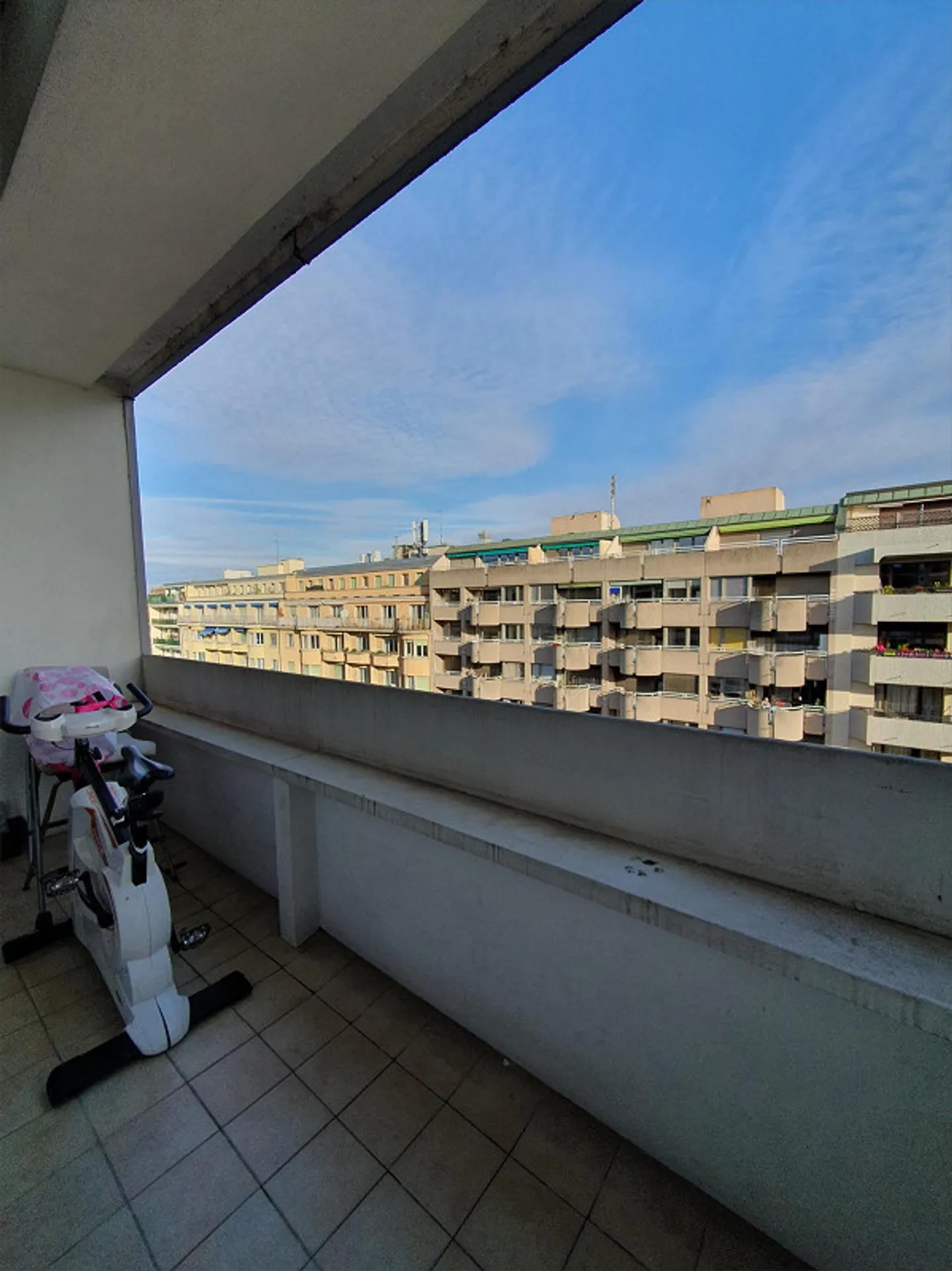 Stunning Apartment with Terrace - Photo 2 of 11