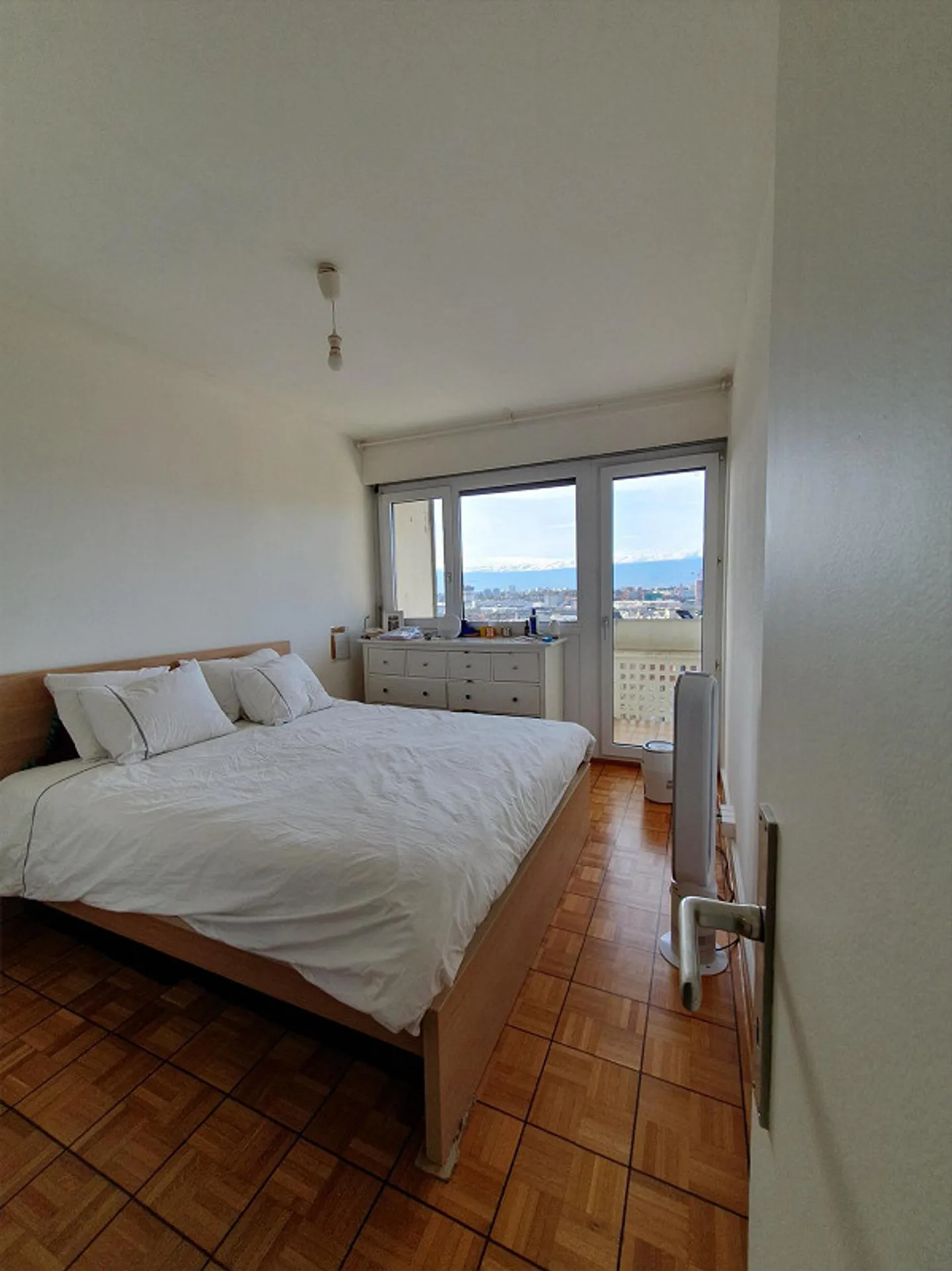 Stunning Apartment with Terrace - Photo 6 of 11