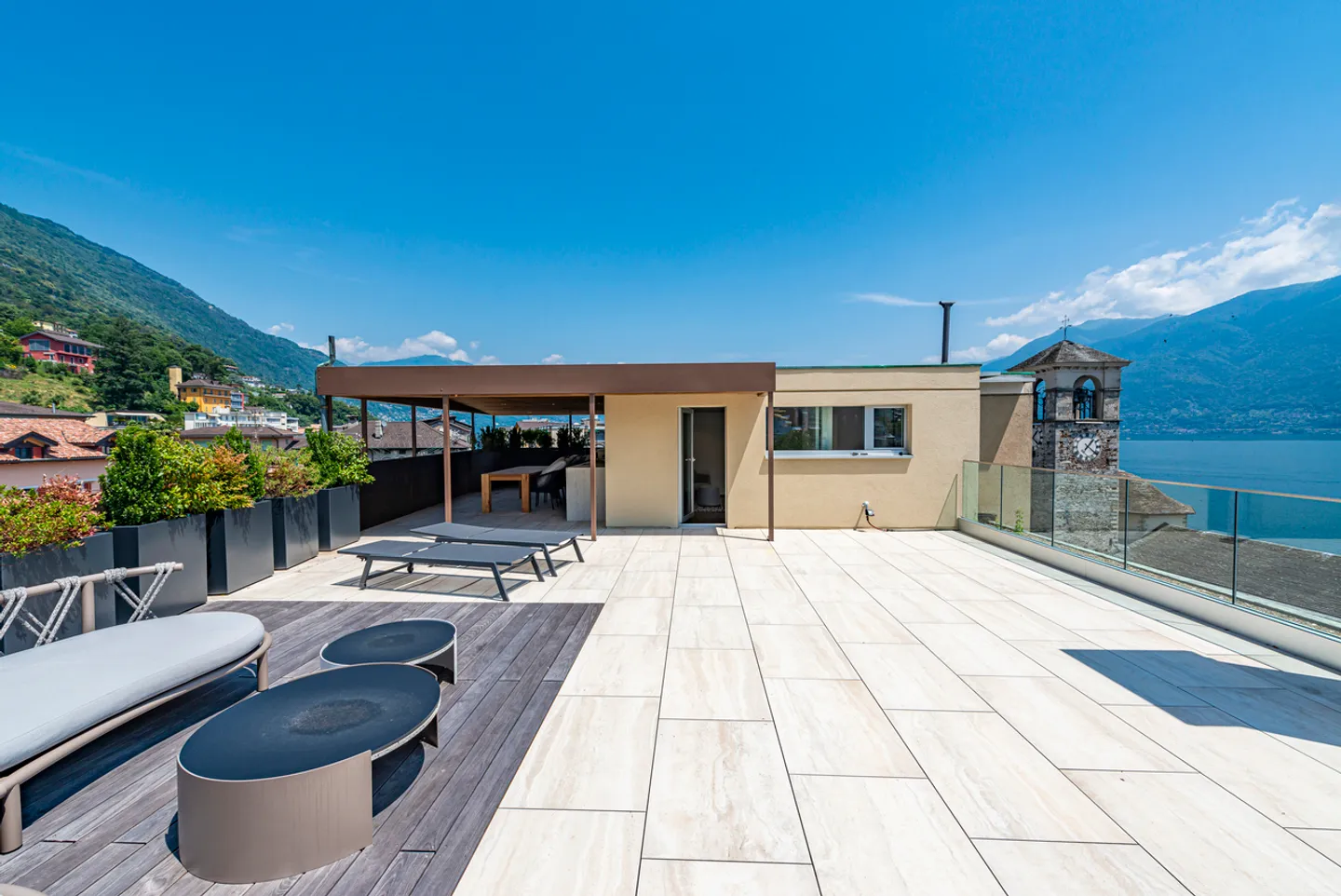 Furnished duplex penthouse with views of Lake Maggiore - Photo 13 of 15