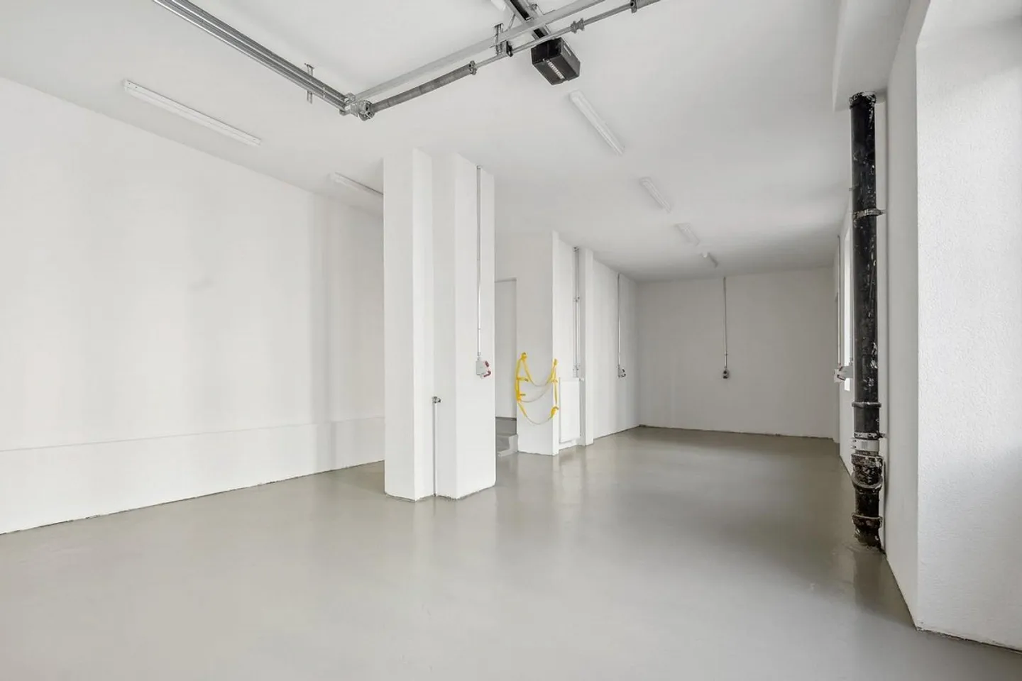 Propriété commerciale récemment rénovée au cœur de Zurich-Ouest - Photo 2 sur 10