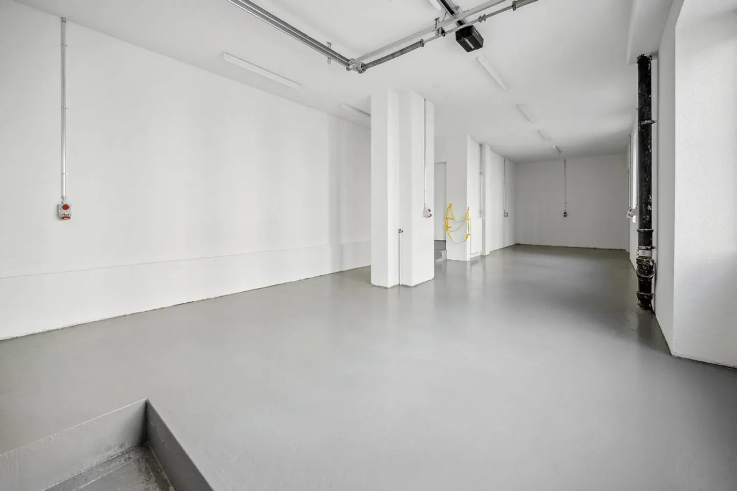 Propriété commerciale récemment rénovée au cœur de Zurich-Ouest - Photo 4 sur 10