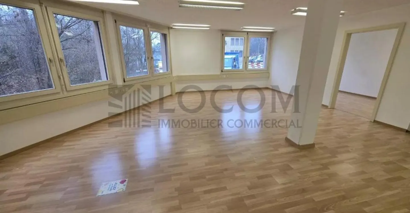 Rental spaces in equipped building - Photo 11 of 13