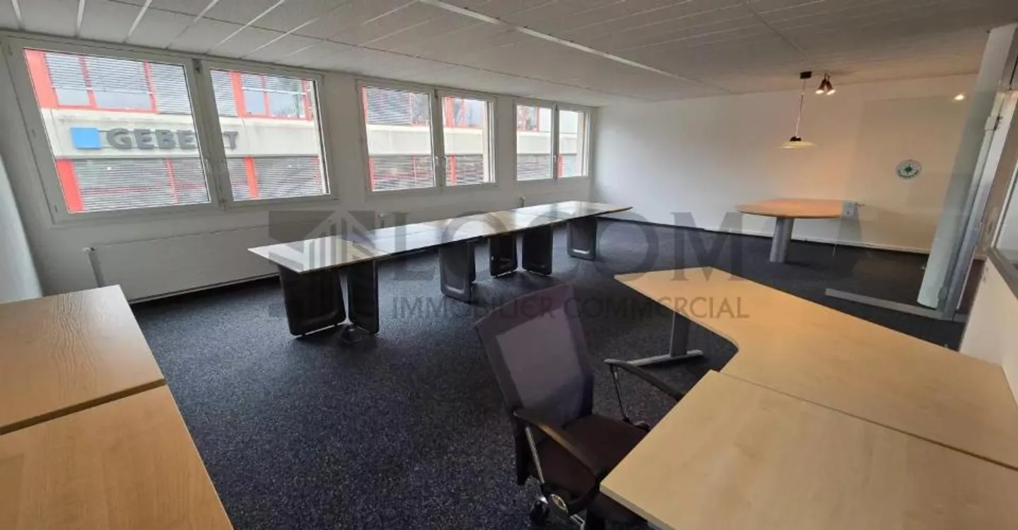 Rental spaces in equipped building - Photo 3 of 13