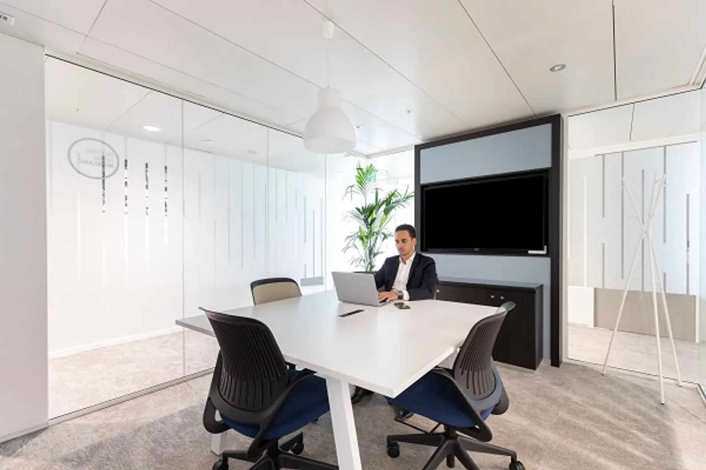 Spazio ufficio tutto incluso per te e il tuo team presso Regus Pont Rouge - Foto 5 di 8