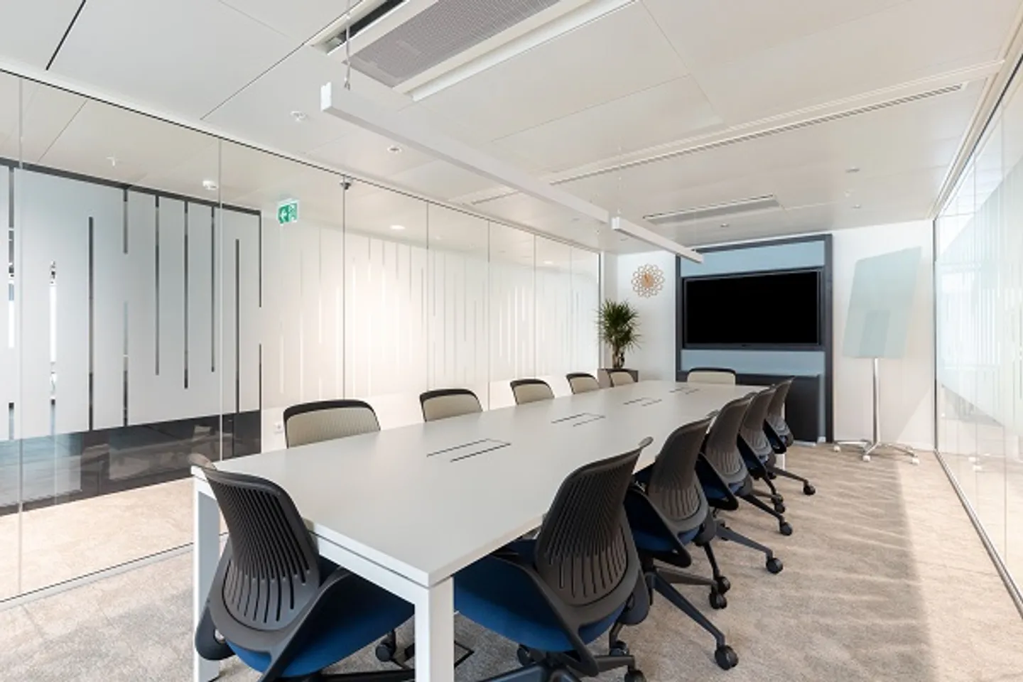 Spazio ufficio tutto incluso per te e il tuo team presso Regus Pont Rouge - Foto 6 di 8