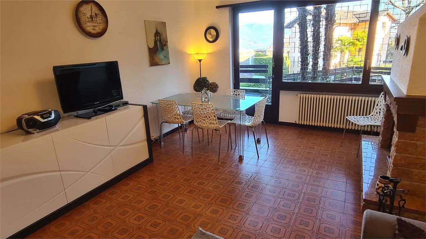 COLLINA D'ORO: GROßE 2,5-ZIMMER-WOHNUNG MIT GARTEN - Foto 5 von 8