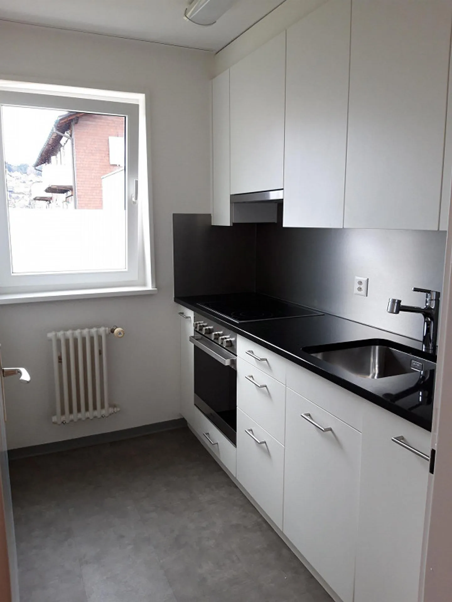 Sunny 4.5 apartment for rent - Photo 7 of 8