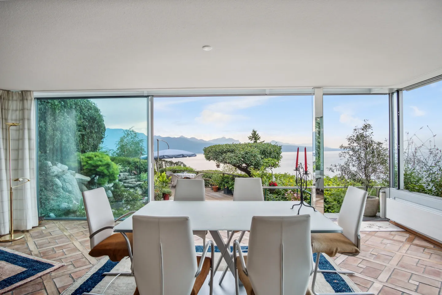 Villa charmante avec vue sur le lac - Photo 3 sur 9