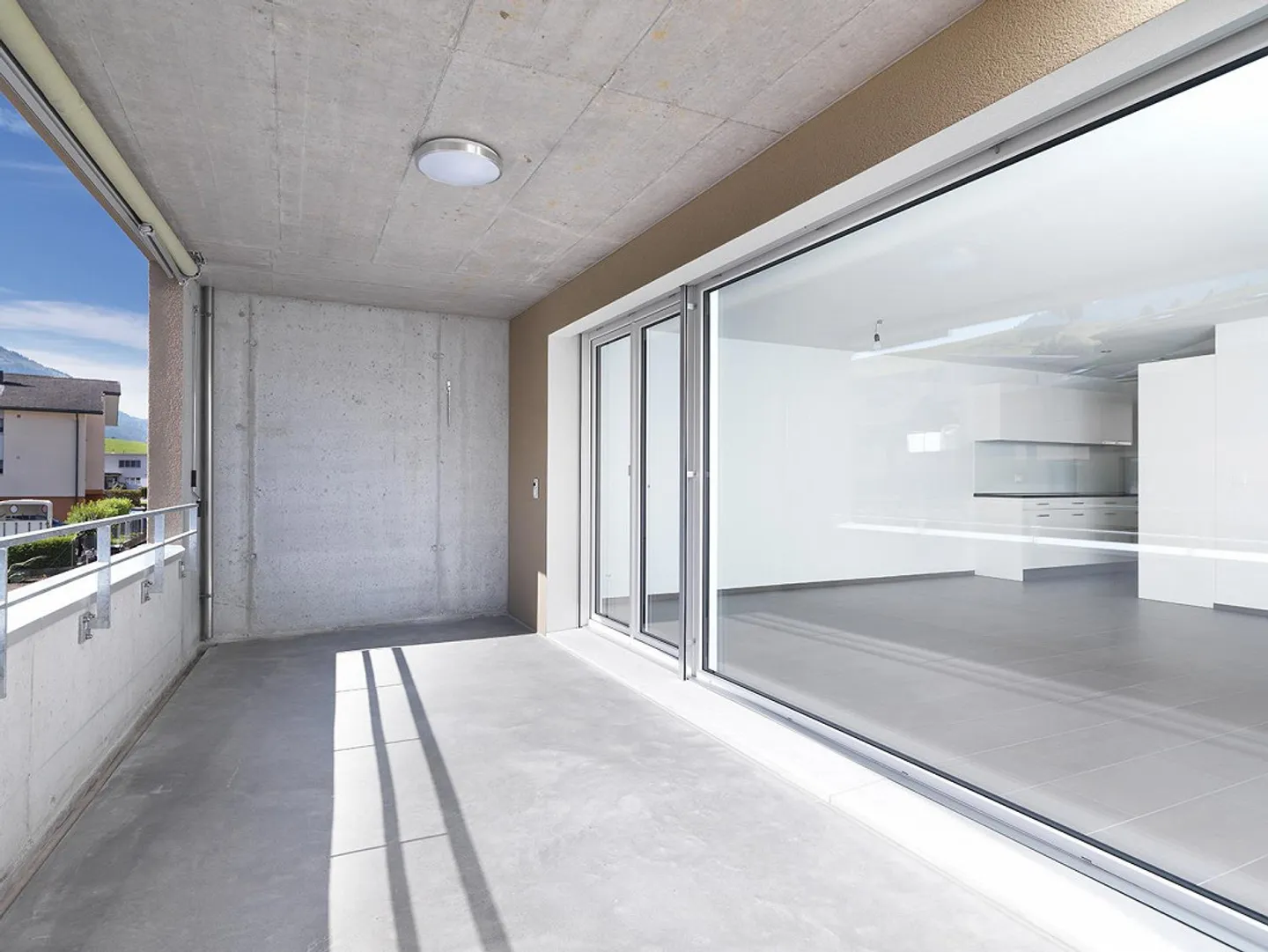 3.5-Room Apartment on the 1st Floor - Photo 4 of 5