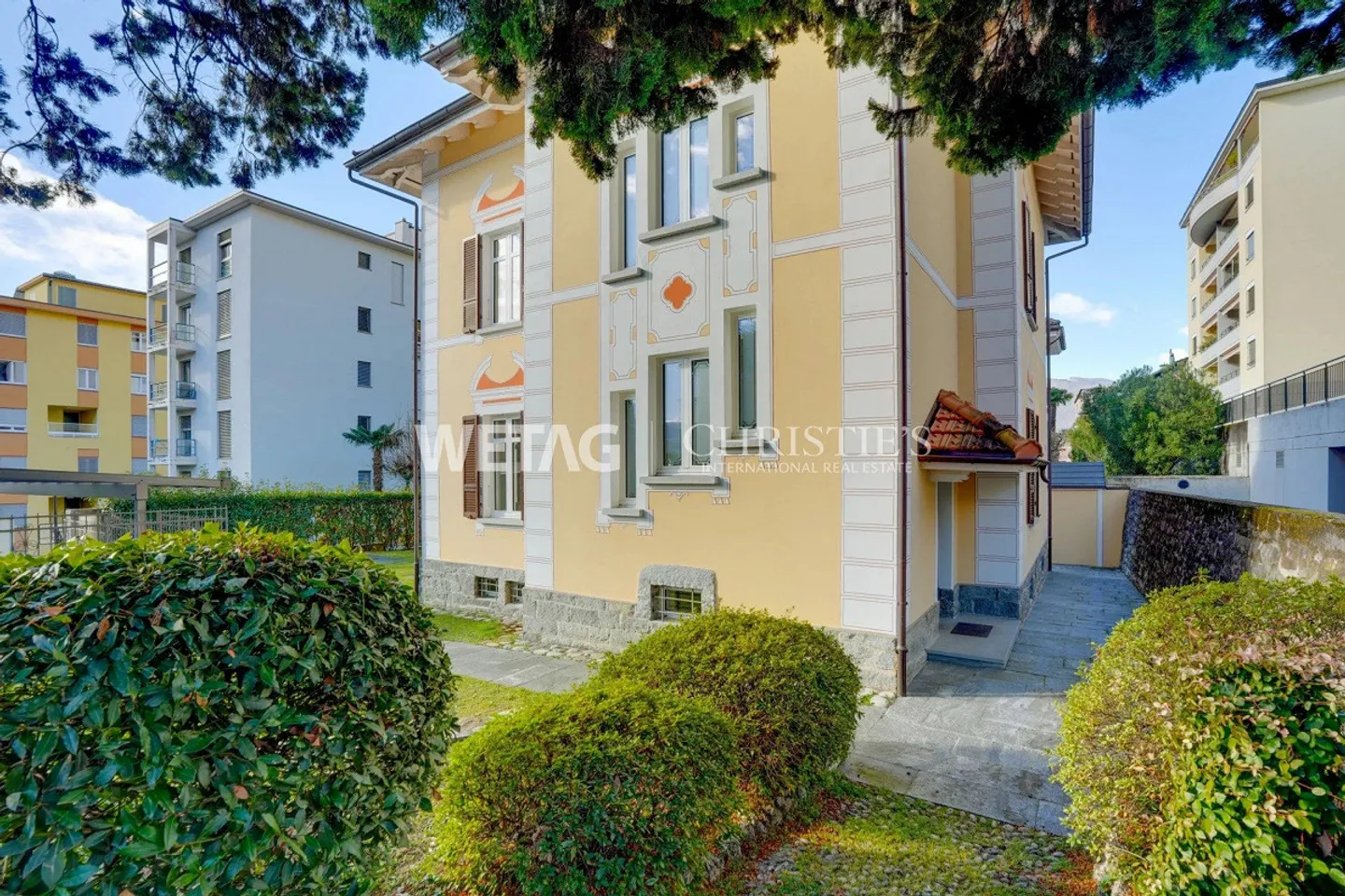 Impressionante villa storica in stile Liberty con giardino vicino al lago - Foto 13 di 13