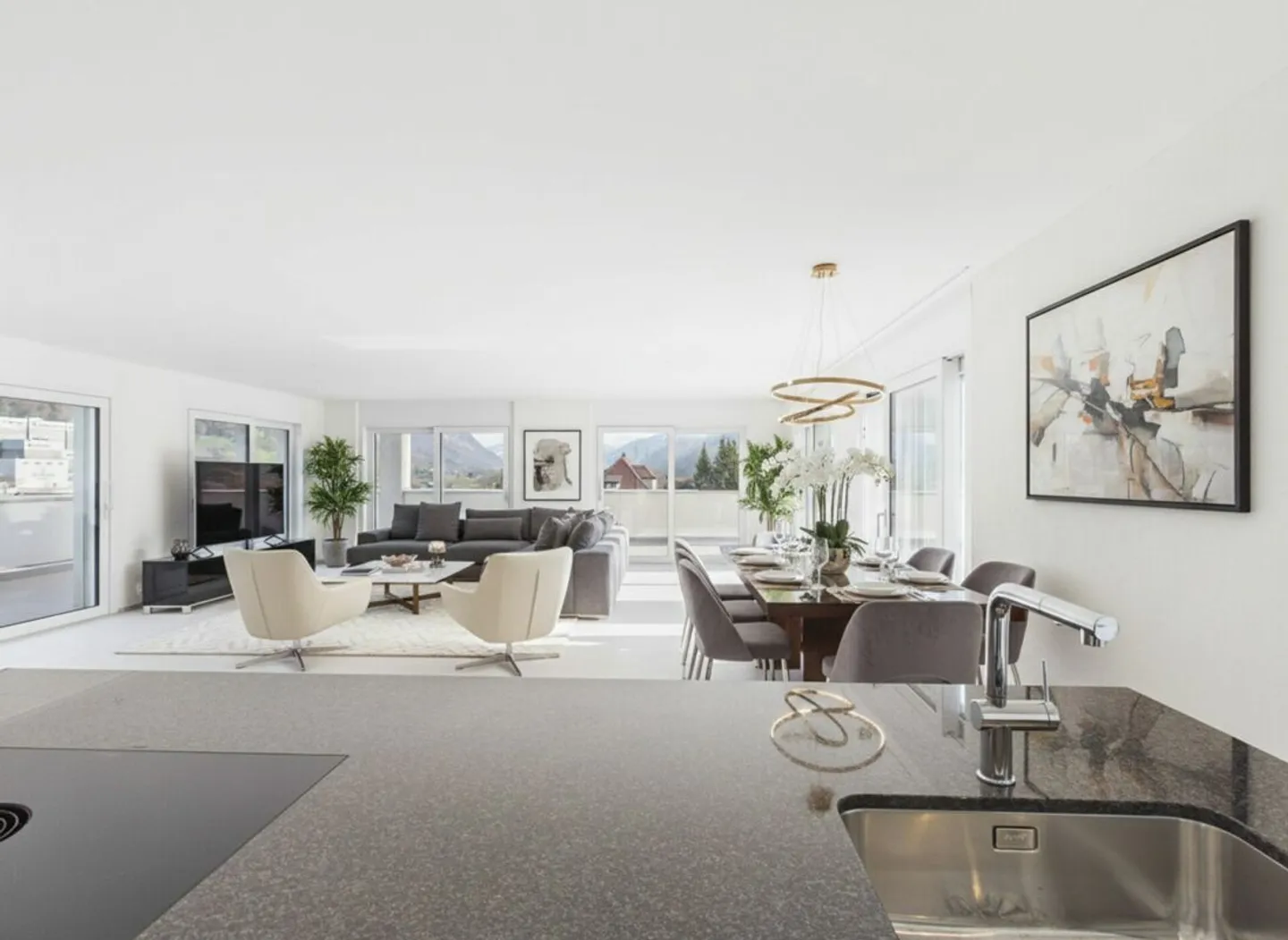 Attika-Wohntraum über den Dächern - 197 m² Terrasse mit Panorama-Bergblick - Foto 2 von 9