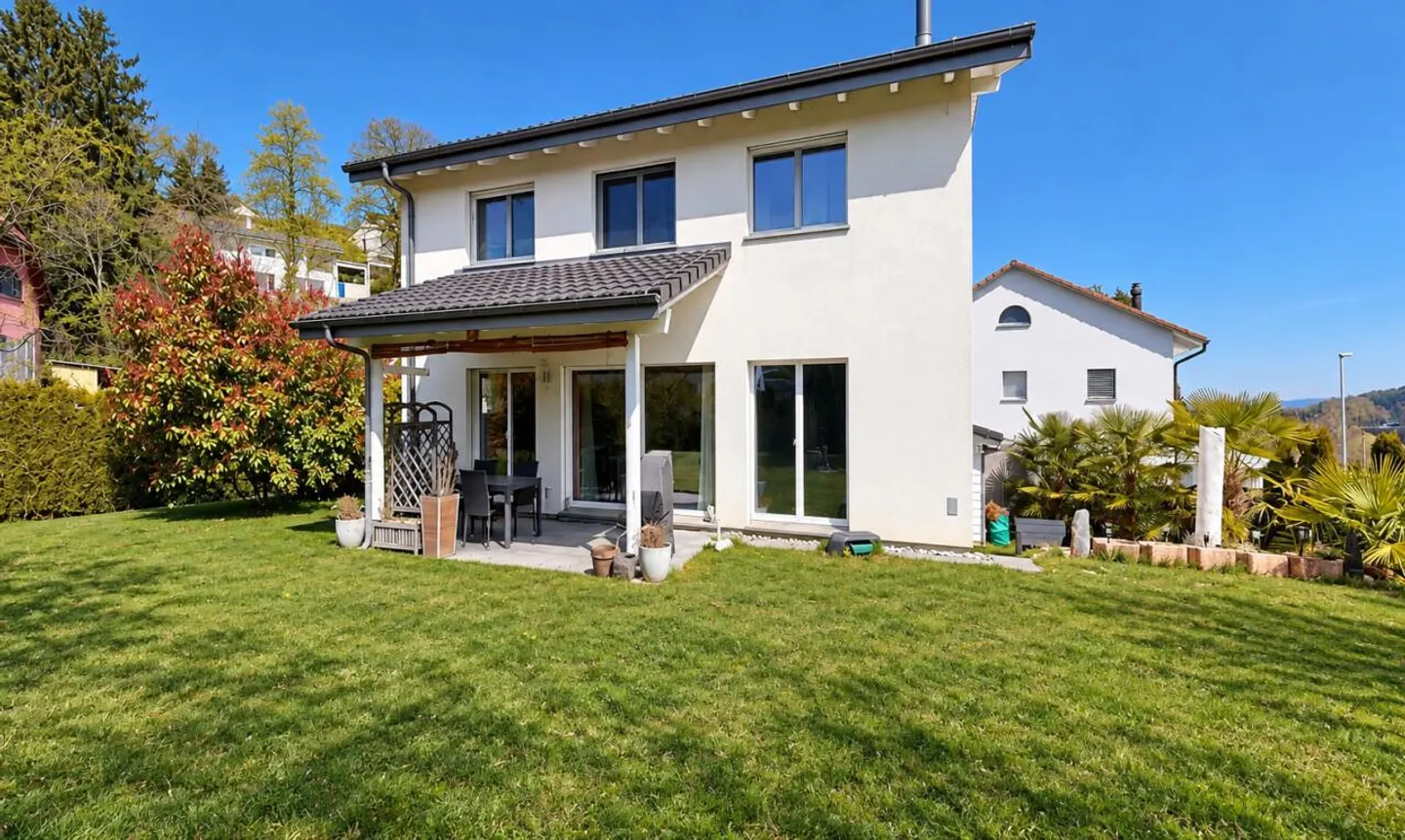 Zeitgenössische Familienvilla mit Garten an den Toren von Estavayer - Foto 2 von 11