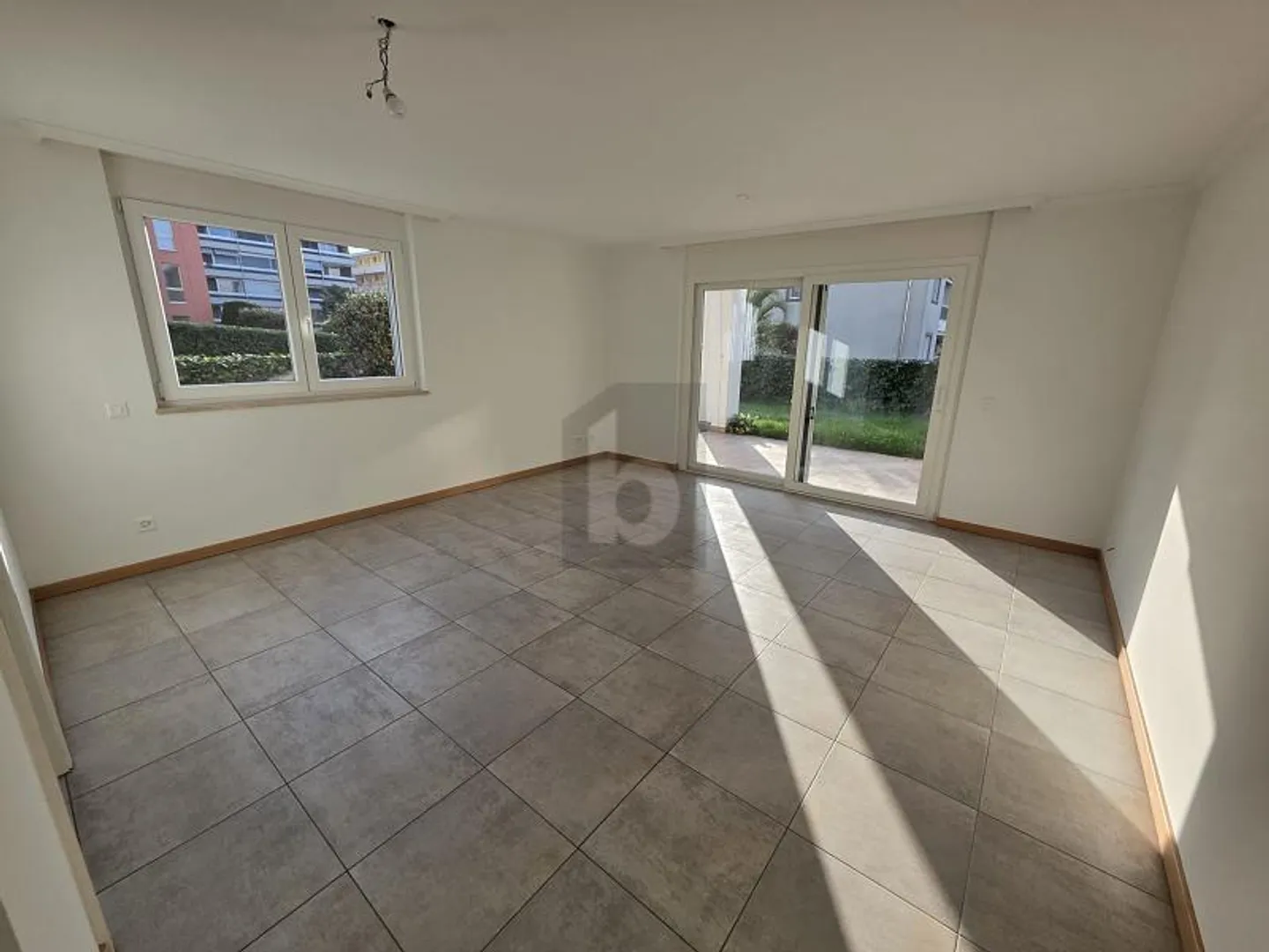 Bright and Modern with Garden - Photo 3 of 6