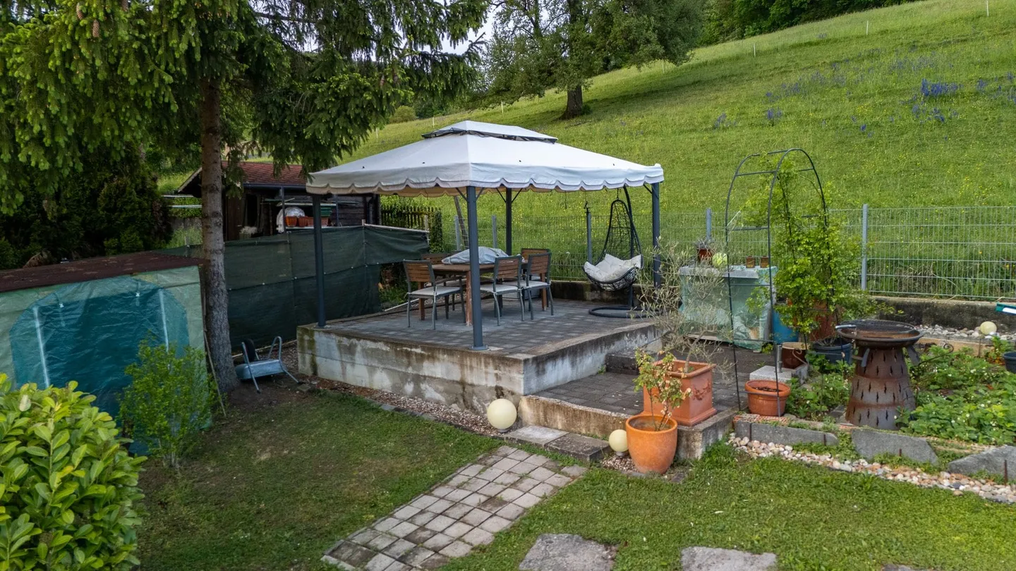 Charmantes Familienhaus mit Pool - Foto 8 von 13
