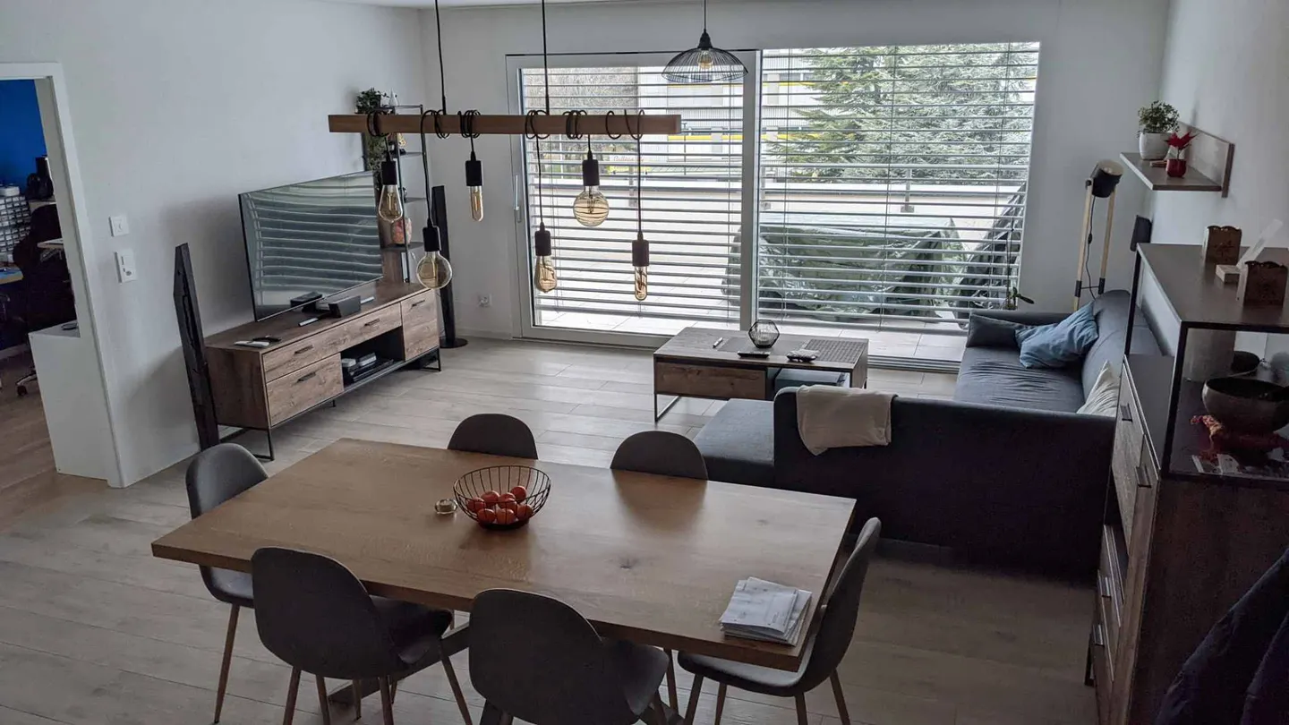 Geräumige Wohnung mit Terrasse - Foto 1 von 2