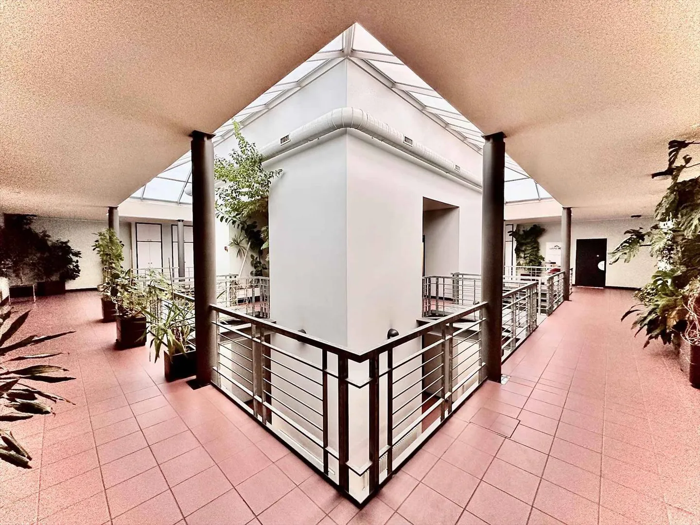 Exklusiv zu verkaufen: 2 gewerbliche PPE-Lots in MIES - Foto 2 von 6