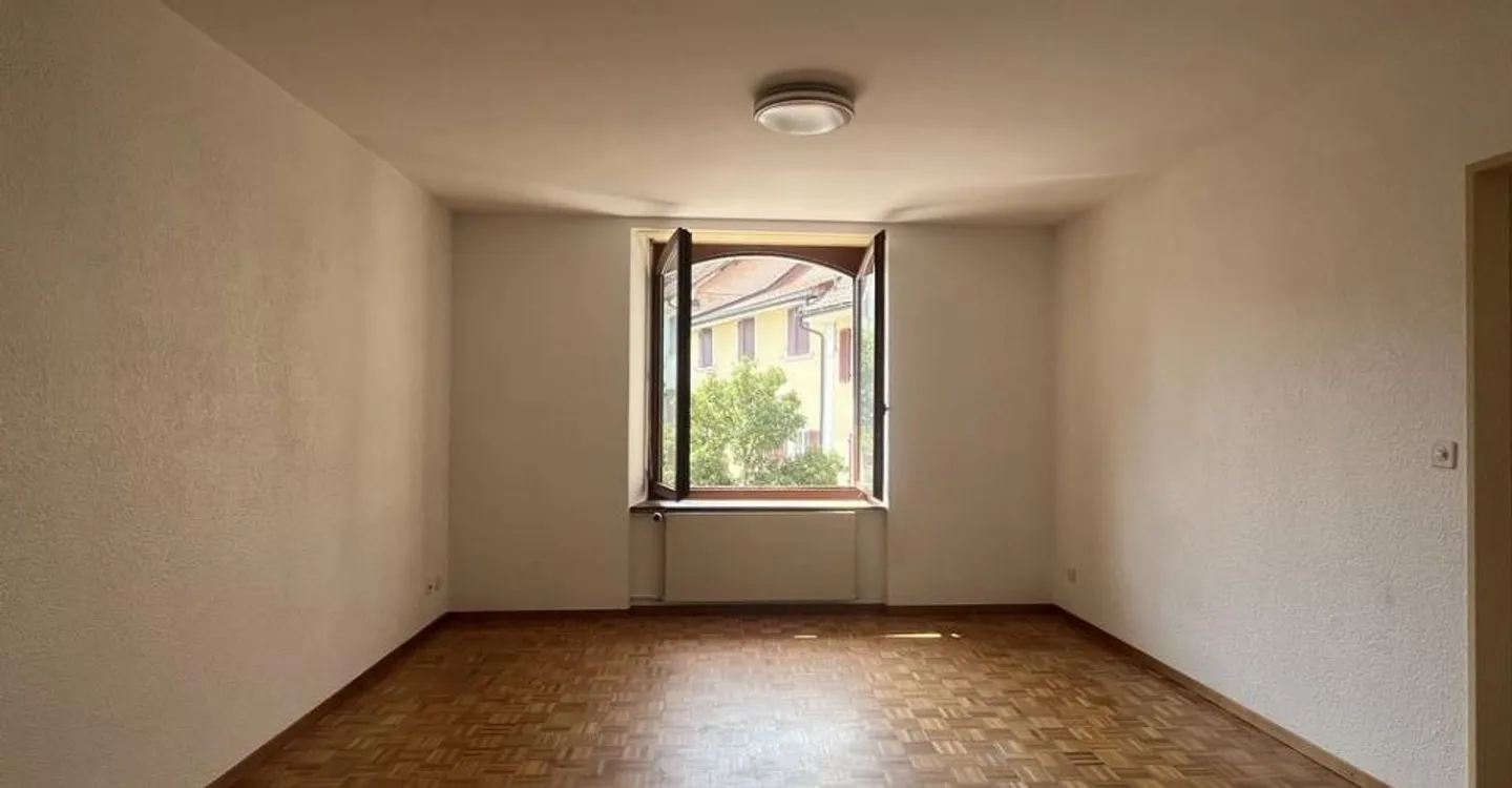 3,5-Zimmer-Wohnung sofort im Zentrum von Moutier zu vermieten! - Foto 4 von 9