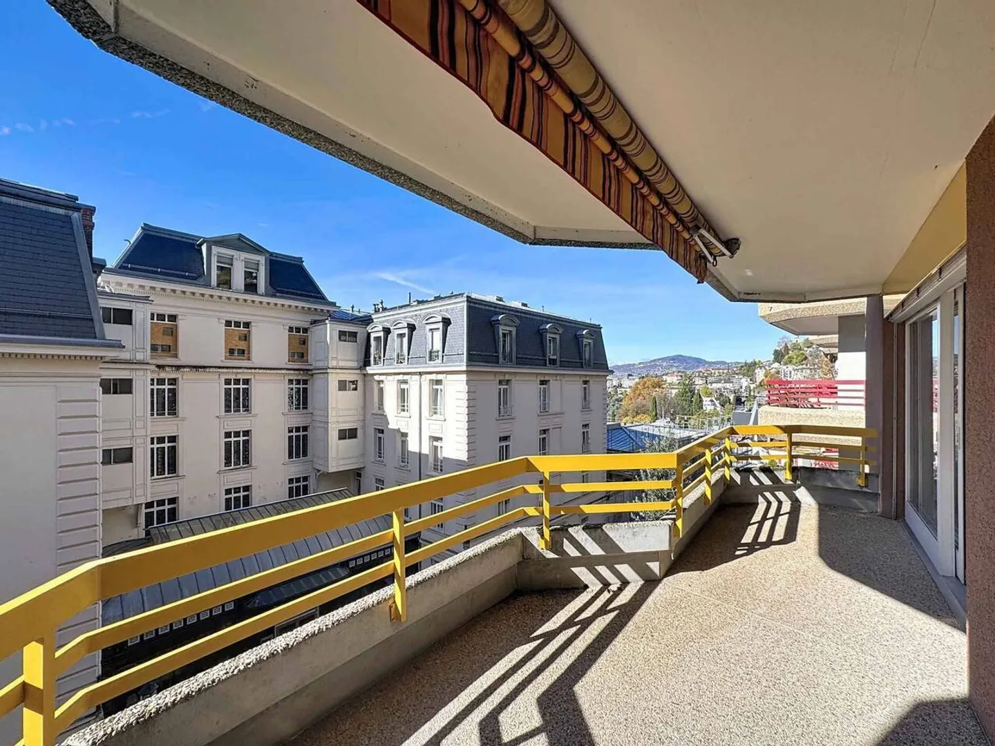 Große 3,5-Zimmer-Wohnung von 79 m2 + Balkon und Terrasse - Foto 1 von 13