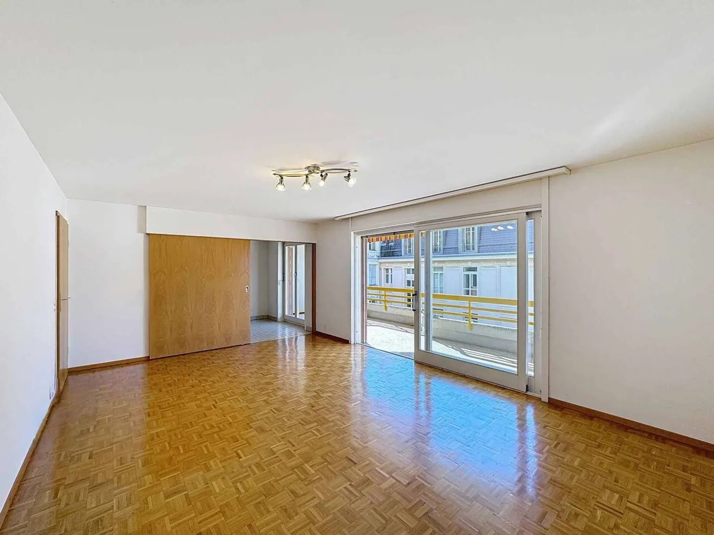 Große 3,5-Zimmer-Wohnung von 79 m2 + Balkon und Terrasse - Foto 5 von 13
