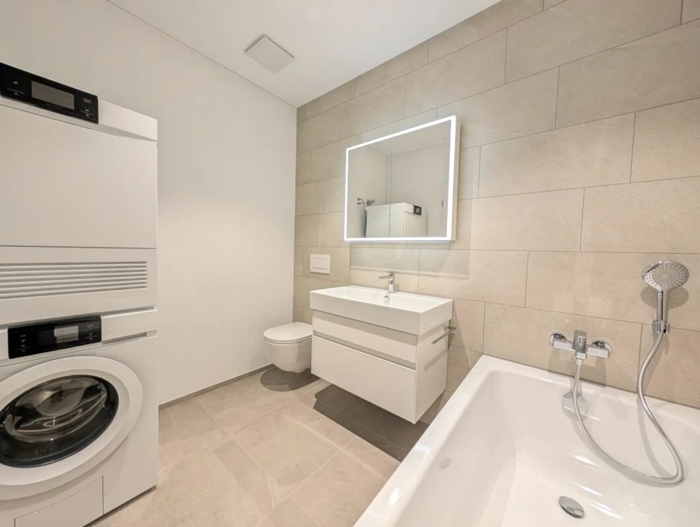 Stilvolle Wohnung mit Garten - Foto 9 von 16